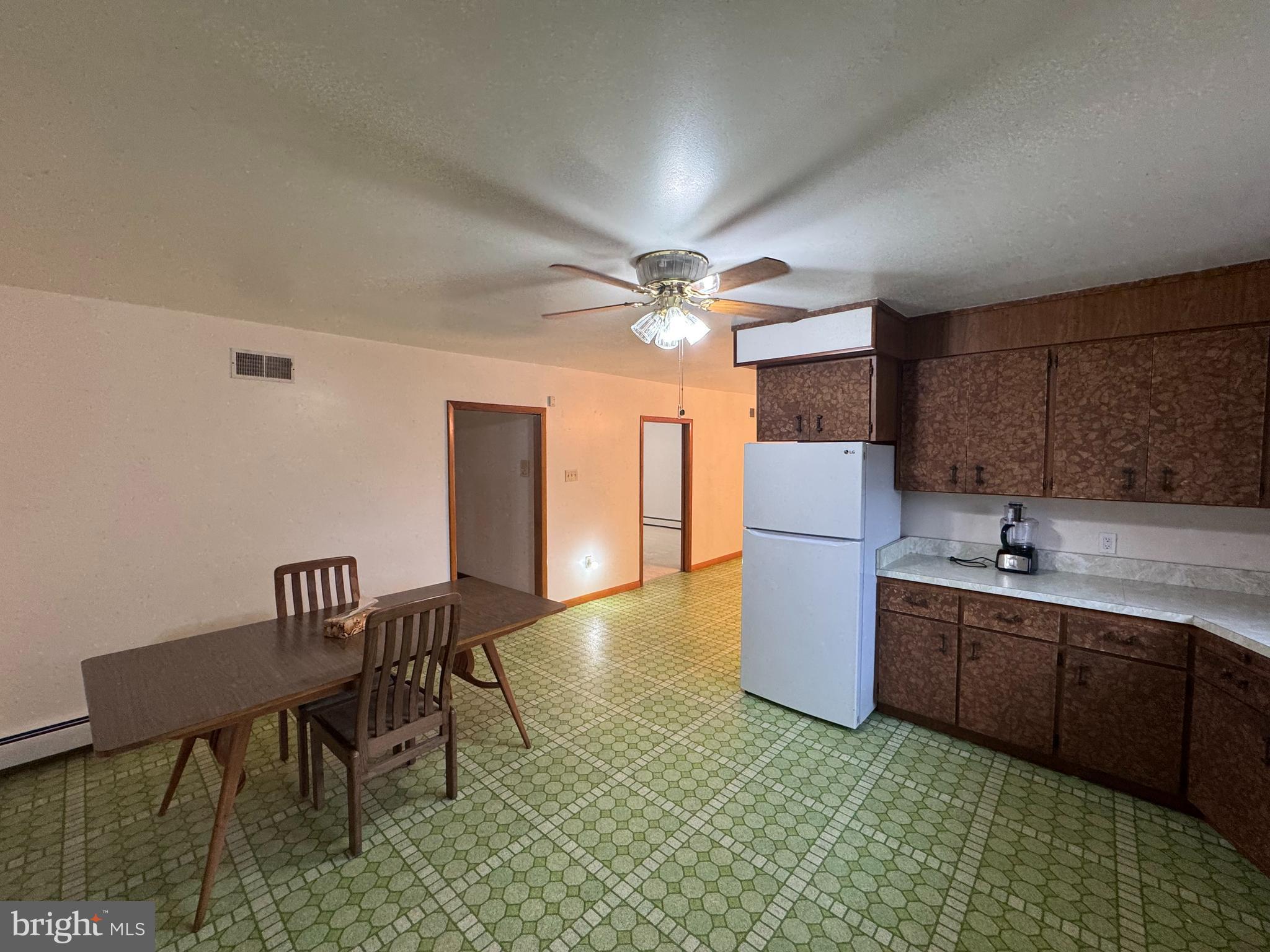 FORT WASHINGTON - Residential Lease