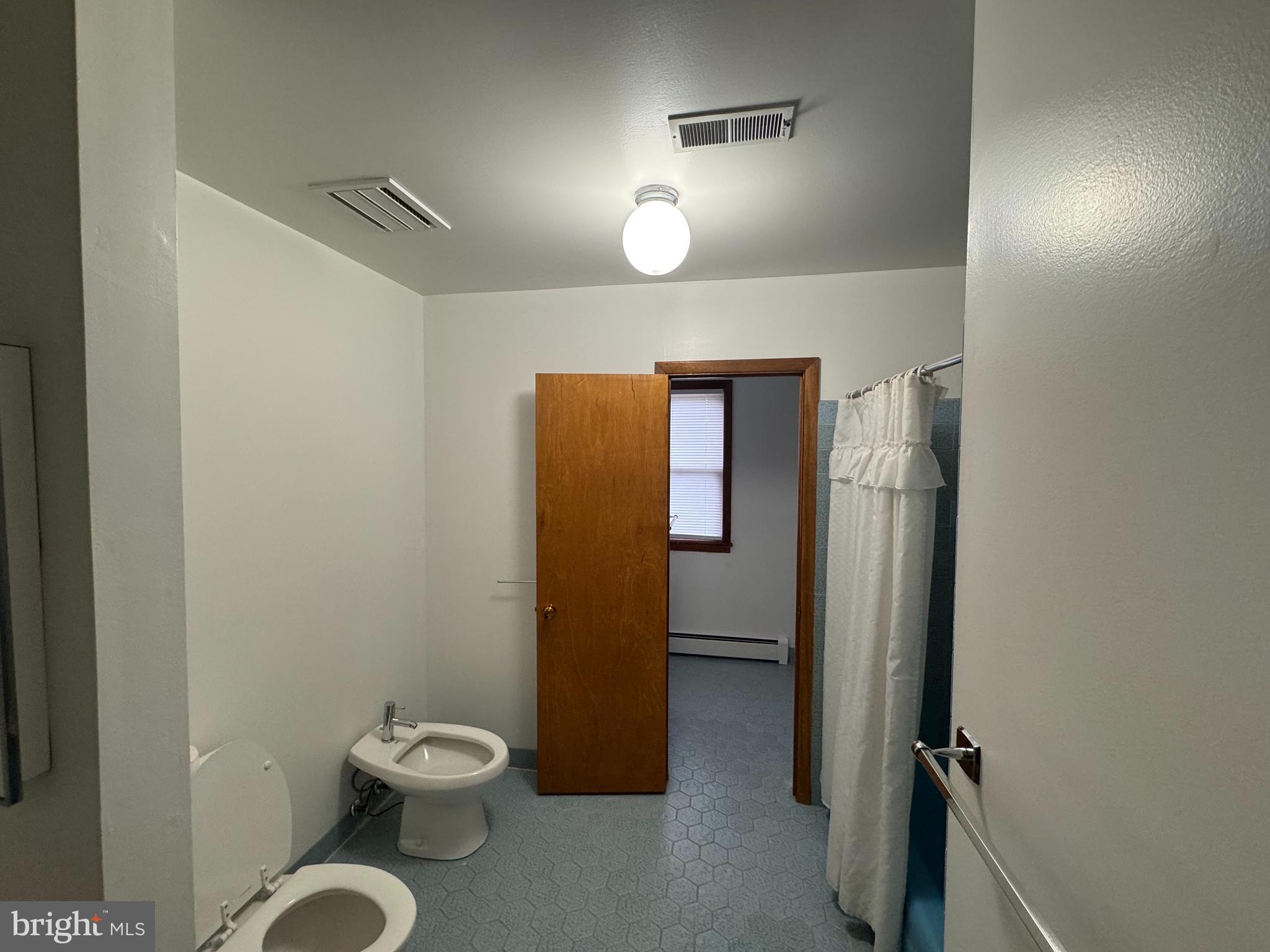 FORT WASHINGTON - Residential Lease