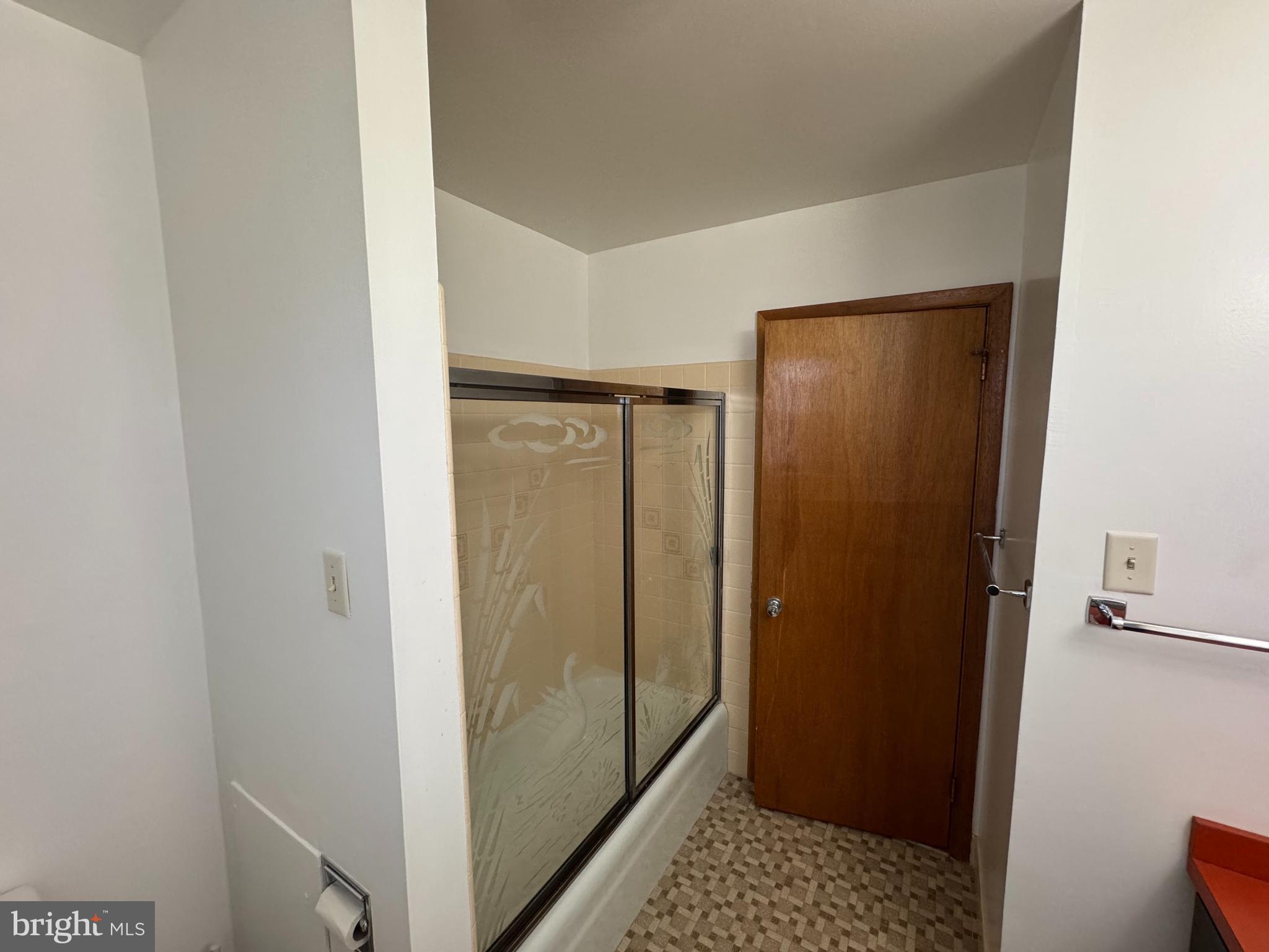 FORT WASHINGTON - Residential Lease