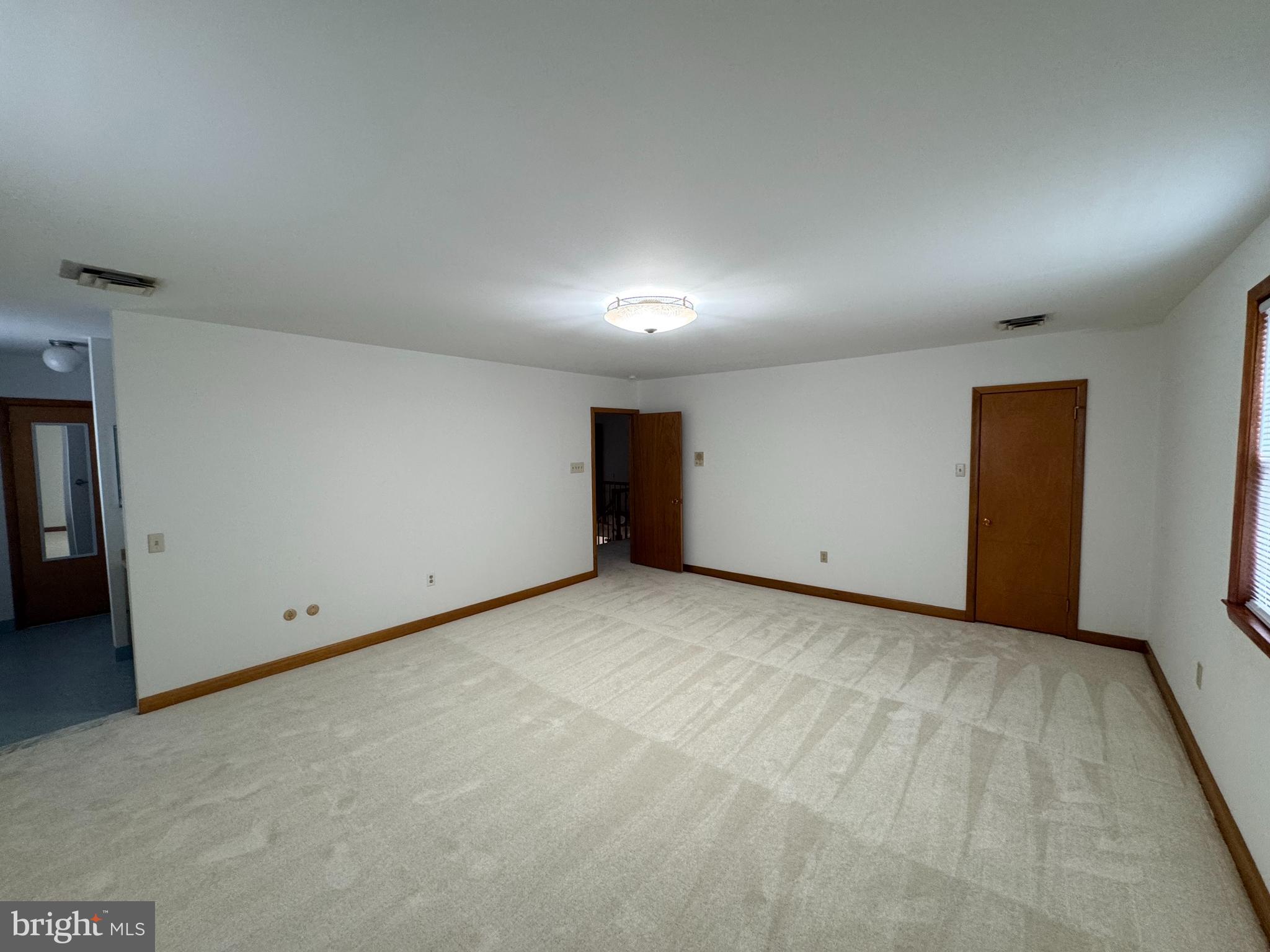 FORT WASHINGTON - Residential Lease