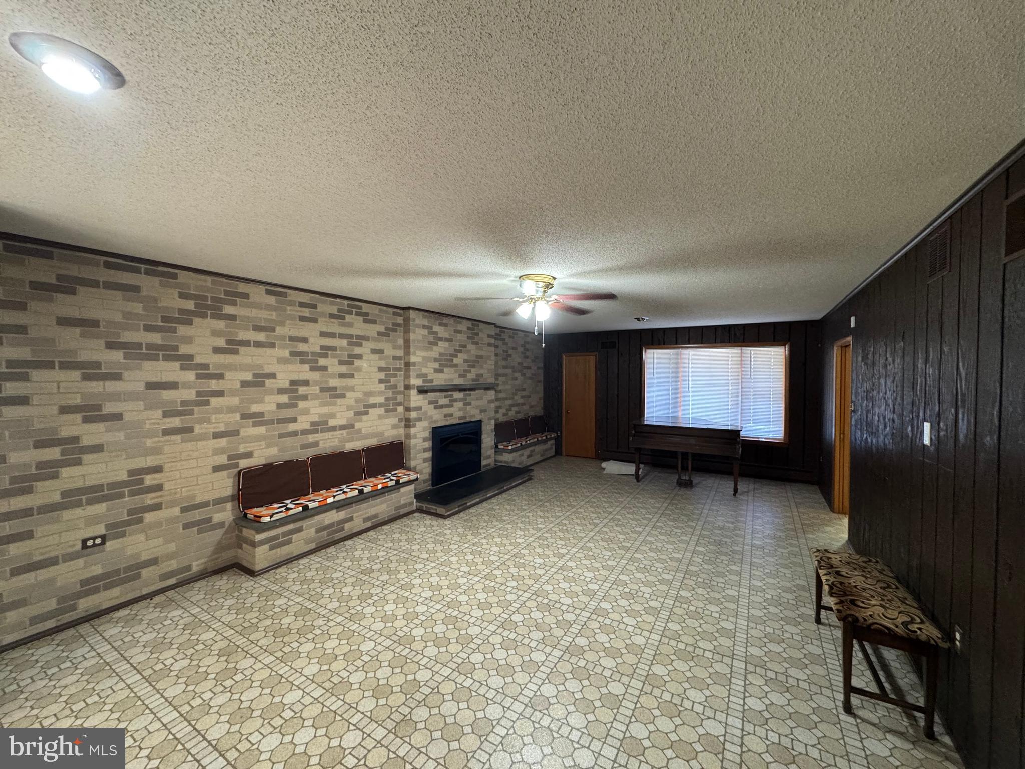 FORT WASHINGTON - Residential Lease