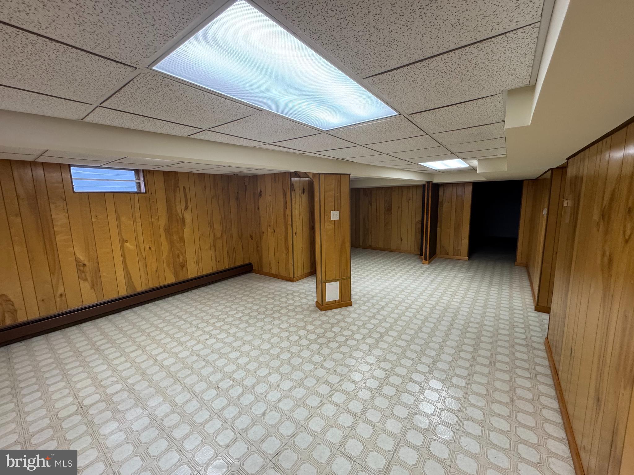 FORT WASHINGTON - Residential Lease