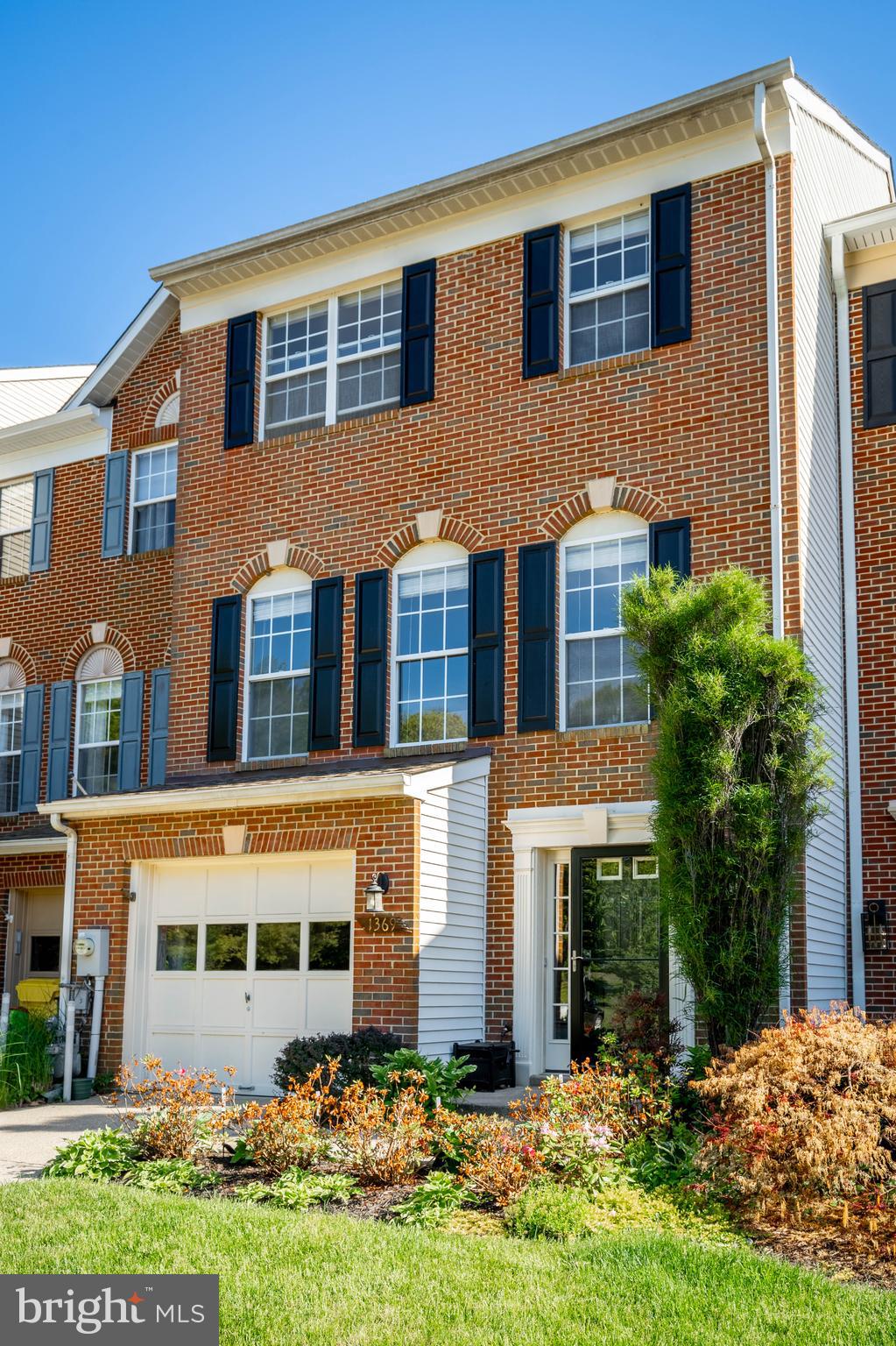 1369 ESCAPADE COURT