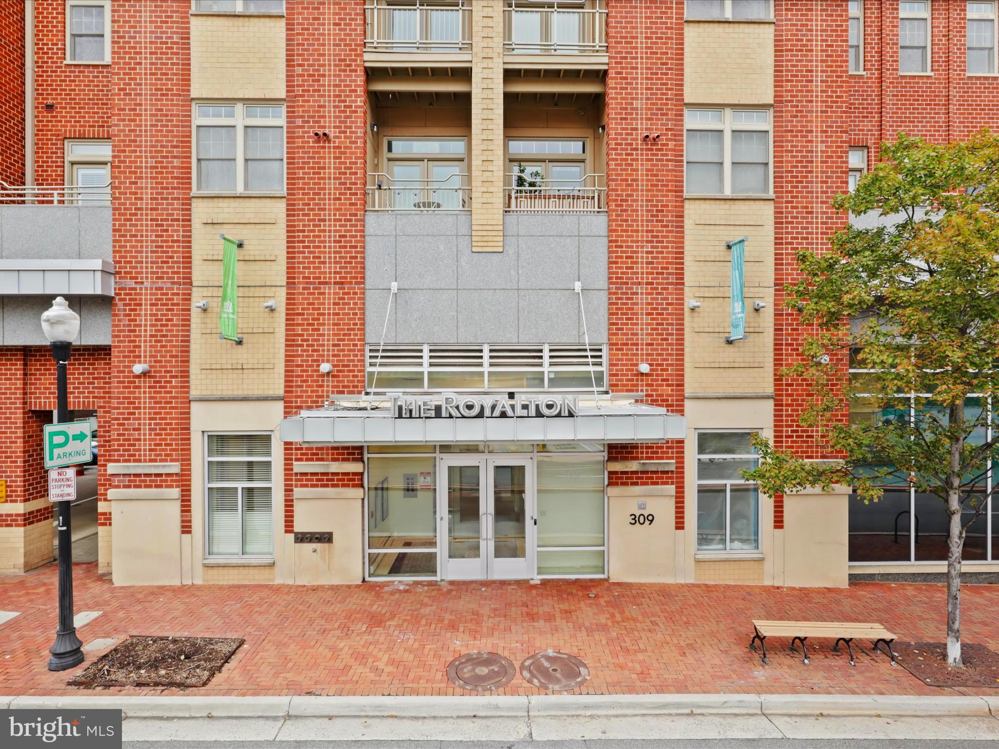 THE ROYALTON - Residential
