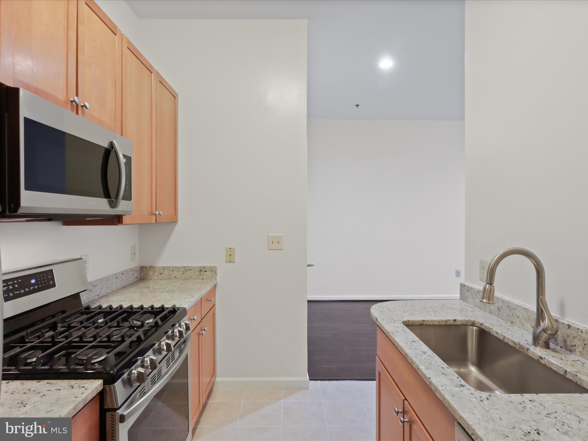 THE ROYALTON - Residential