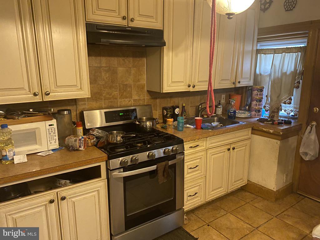 WEST PHILADELPHIA - Residential