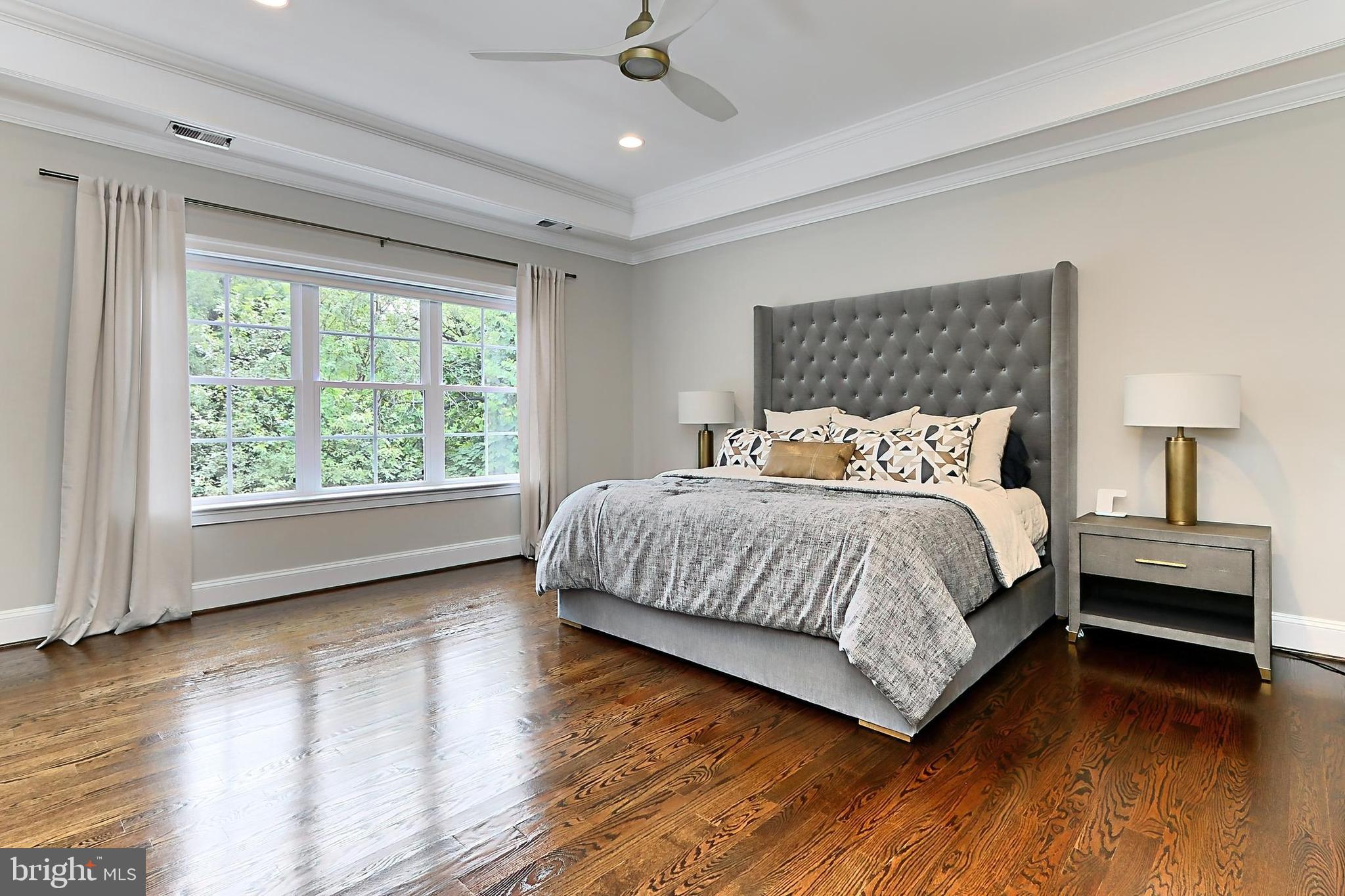 VIENNA WOODS - Residential