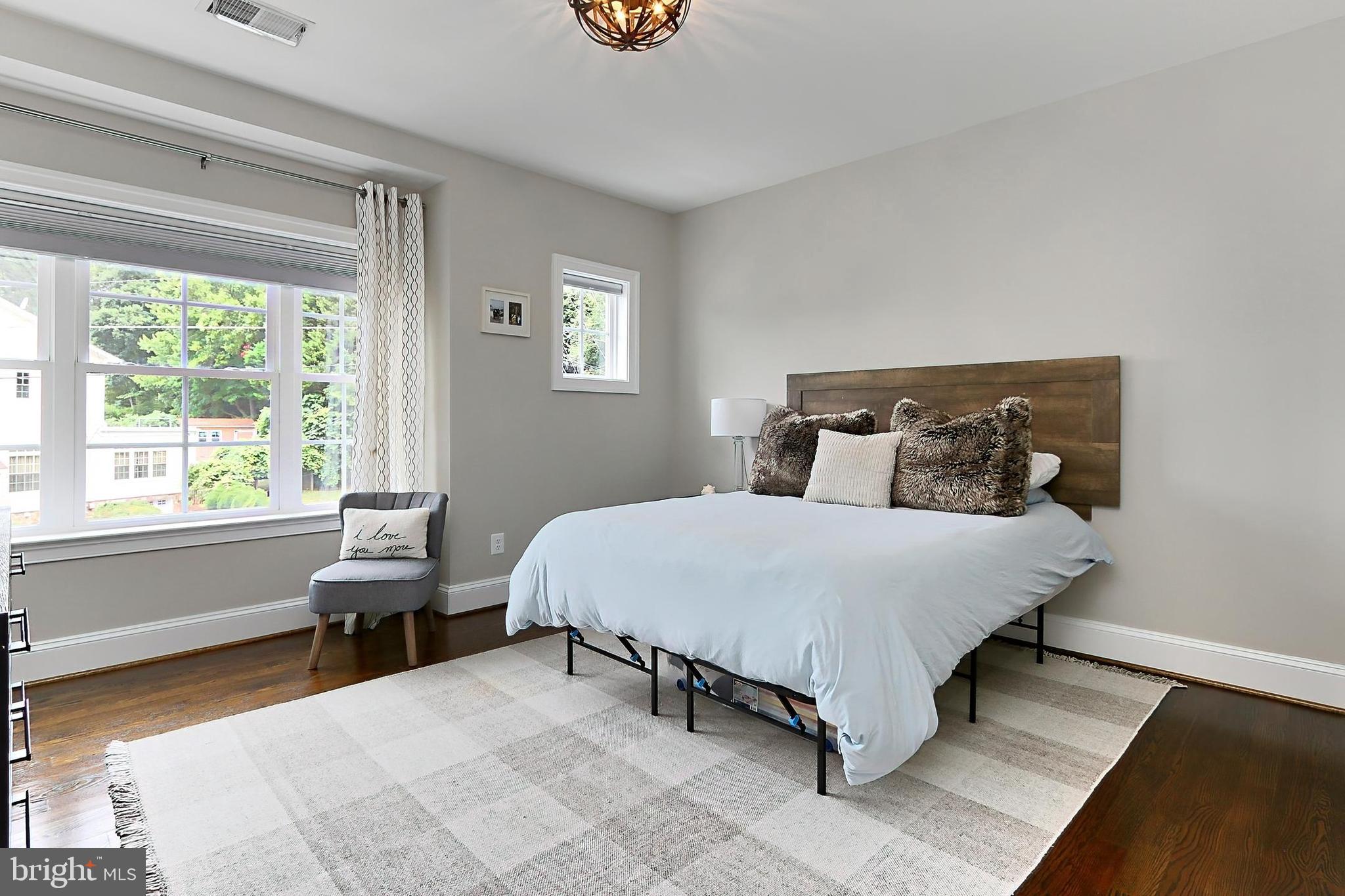 VIENNA WOODS - Residential