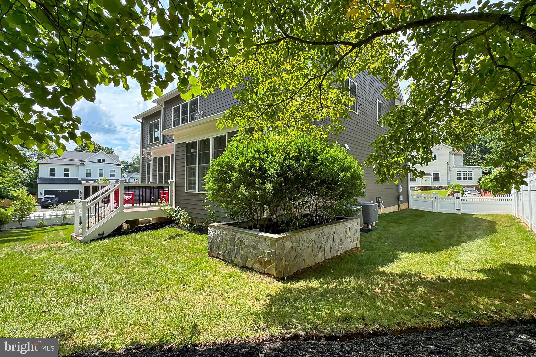 VIENNA WOODS - Residential