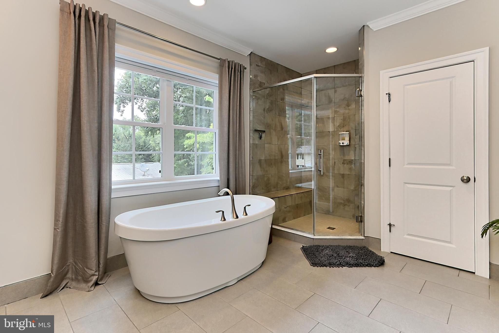 VIENNA WOODS - Residential