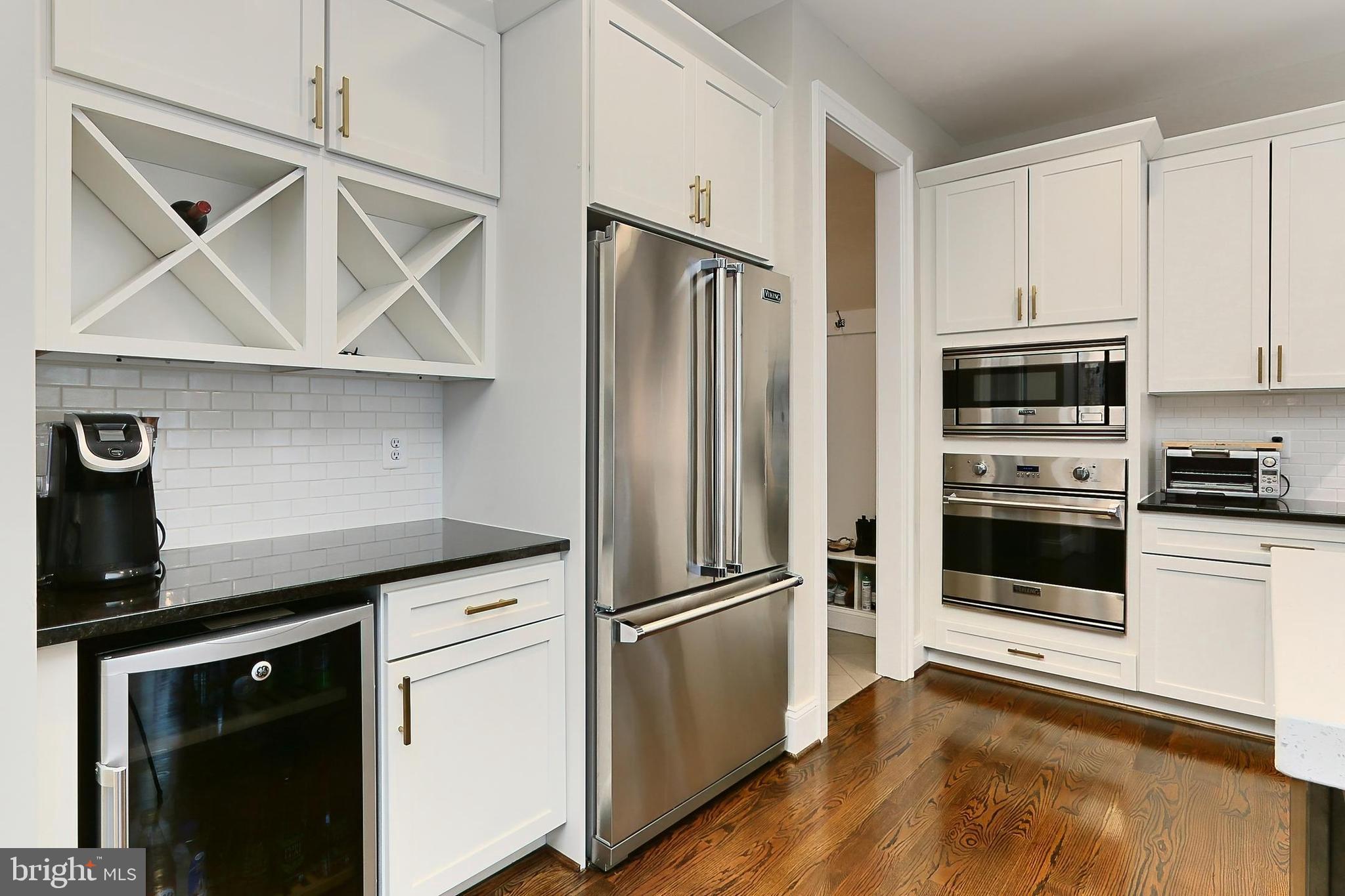 VIENNA WOODS - Residential