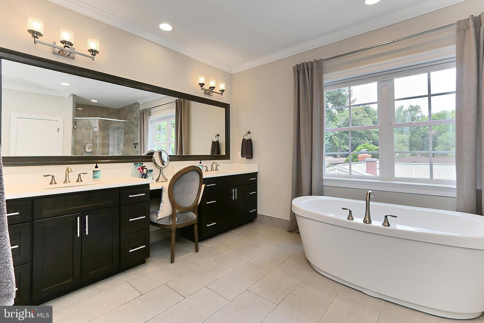 VIENNA WOODS - Residential