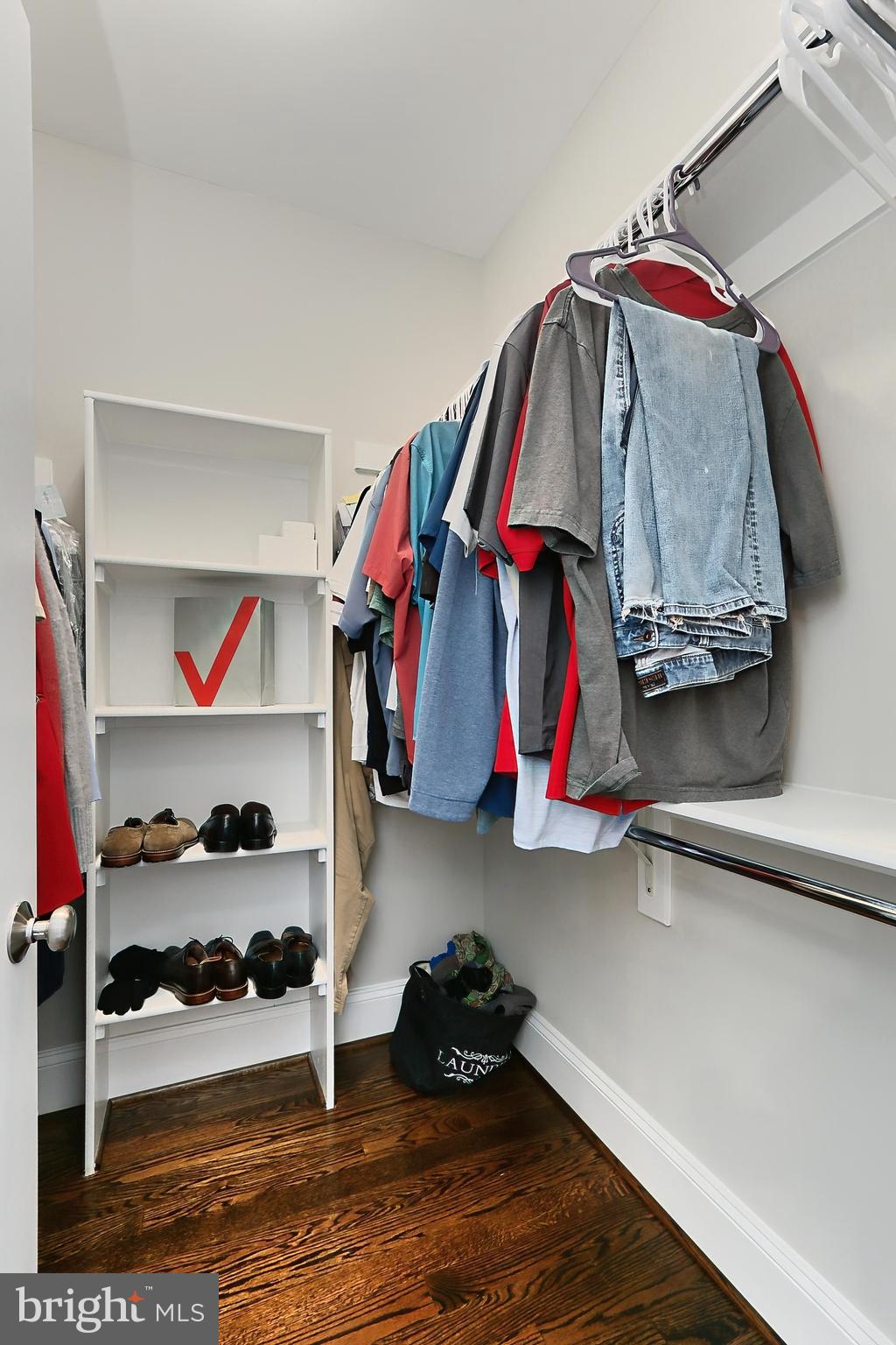 VIENNA WOODS - Residential