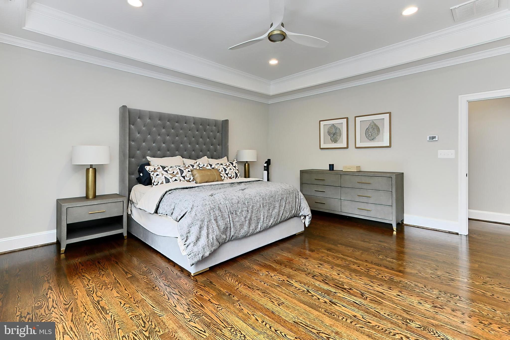 VIENNA WOODS - Residential