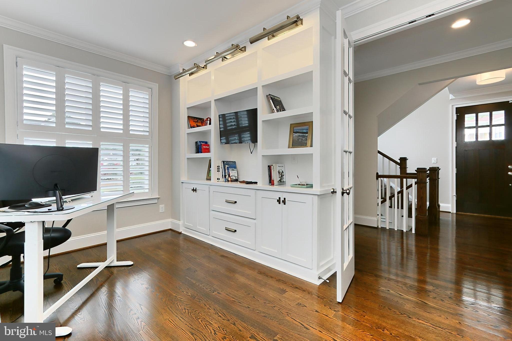 VIENNA WOODS - Residential