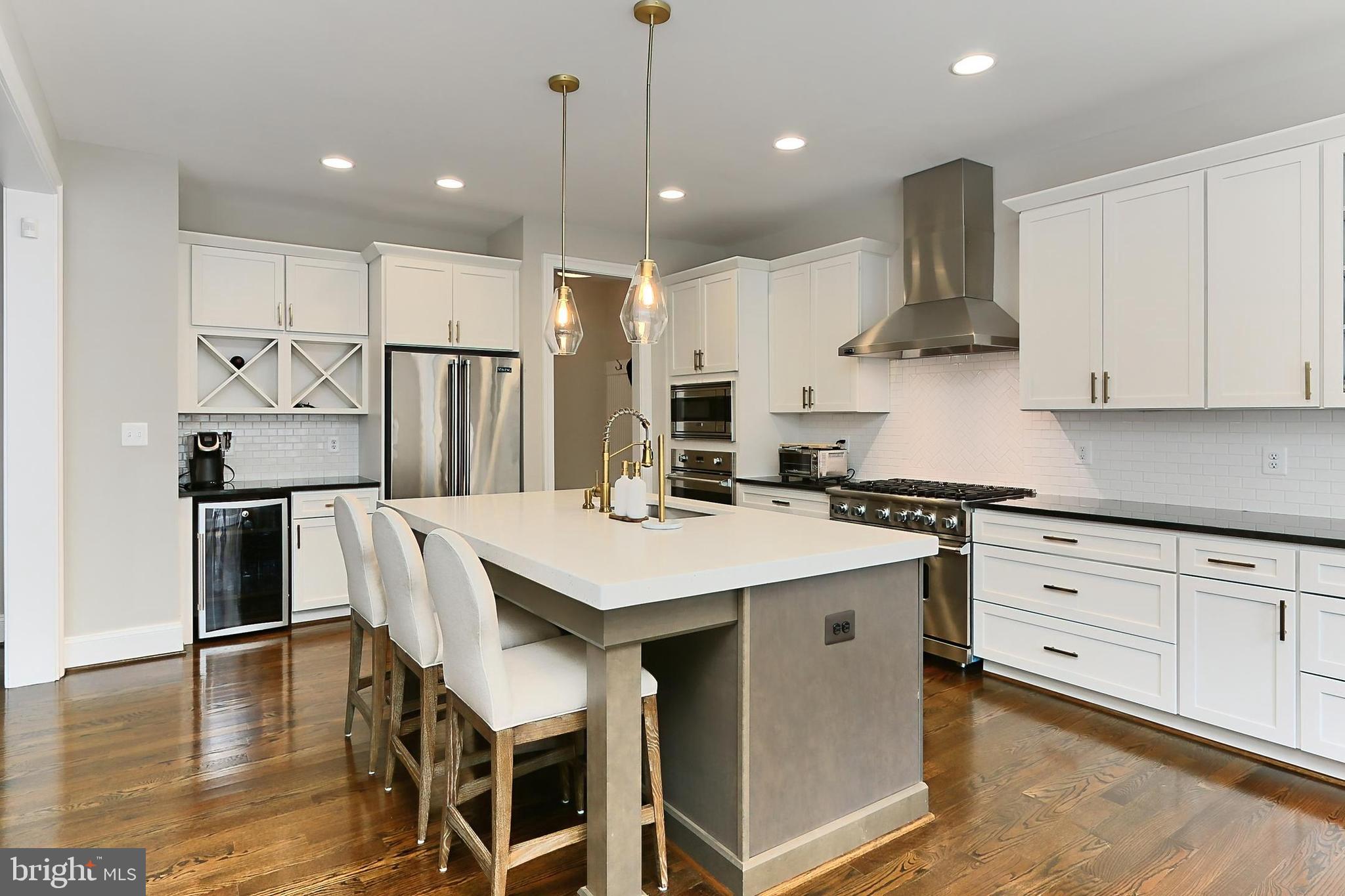 VIENNA WOODS - Residential