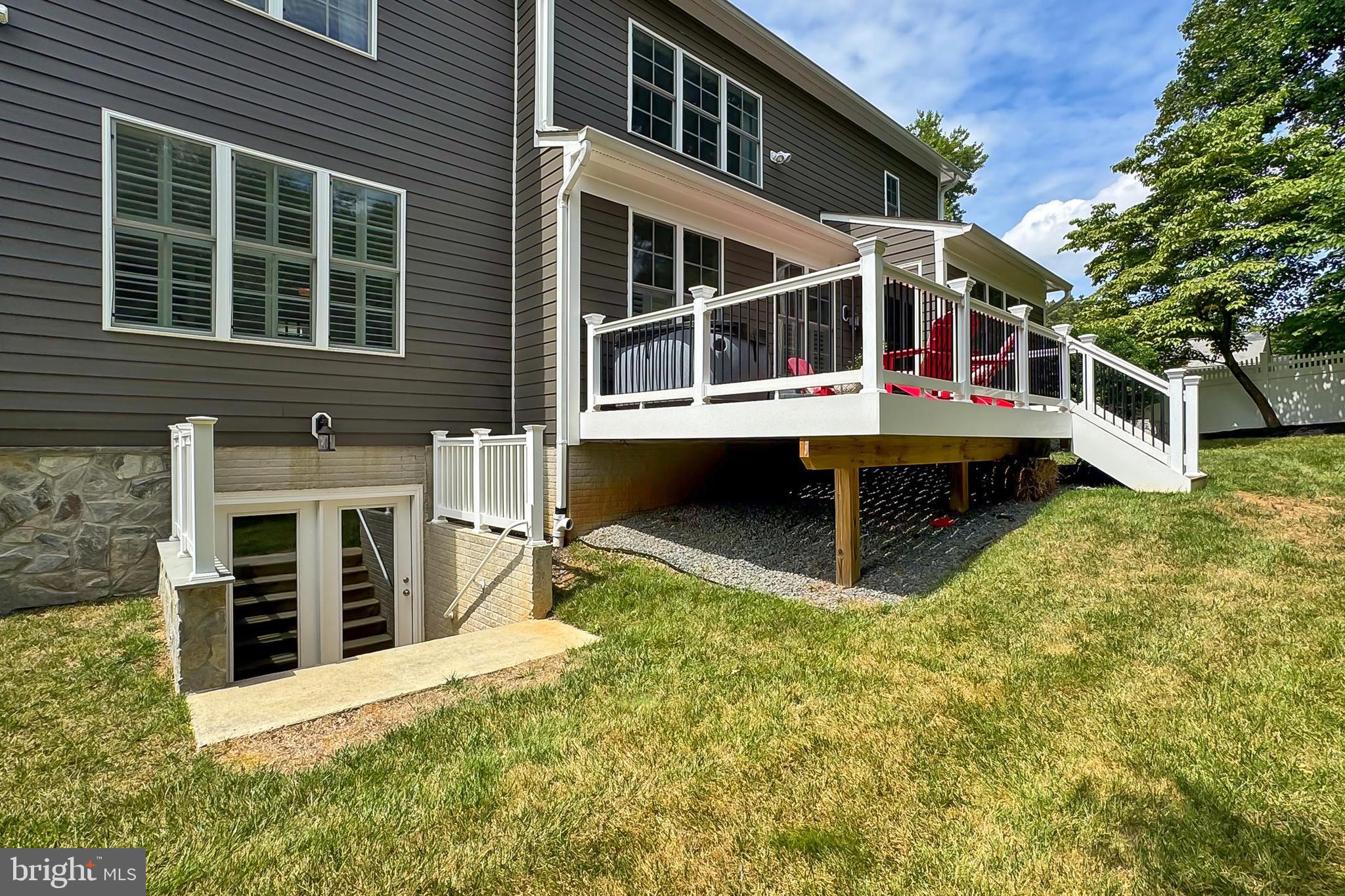 VIENNA WOODS - Residential