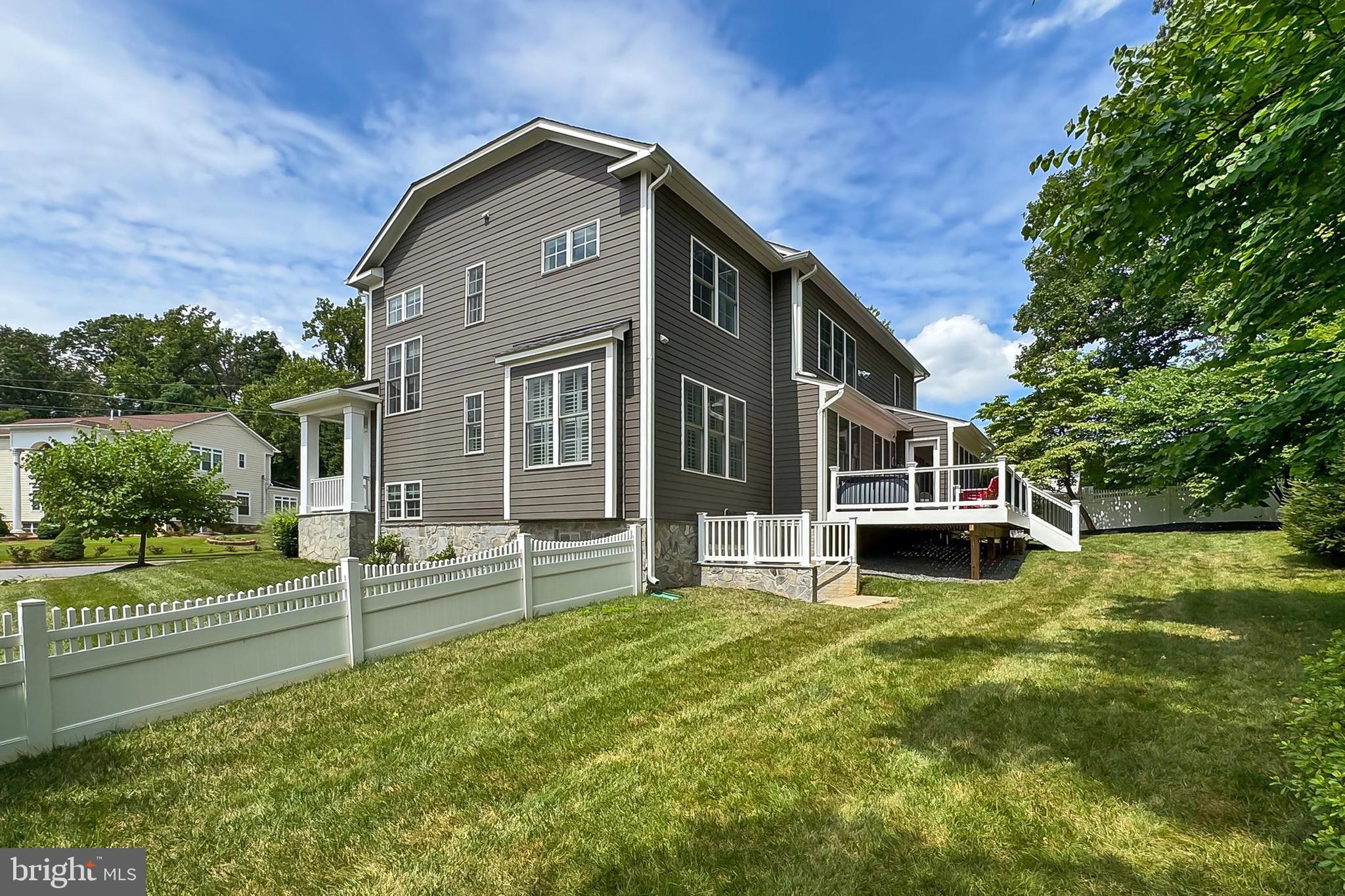 VIENNA WOODS - Residential