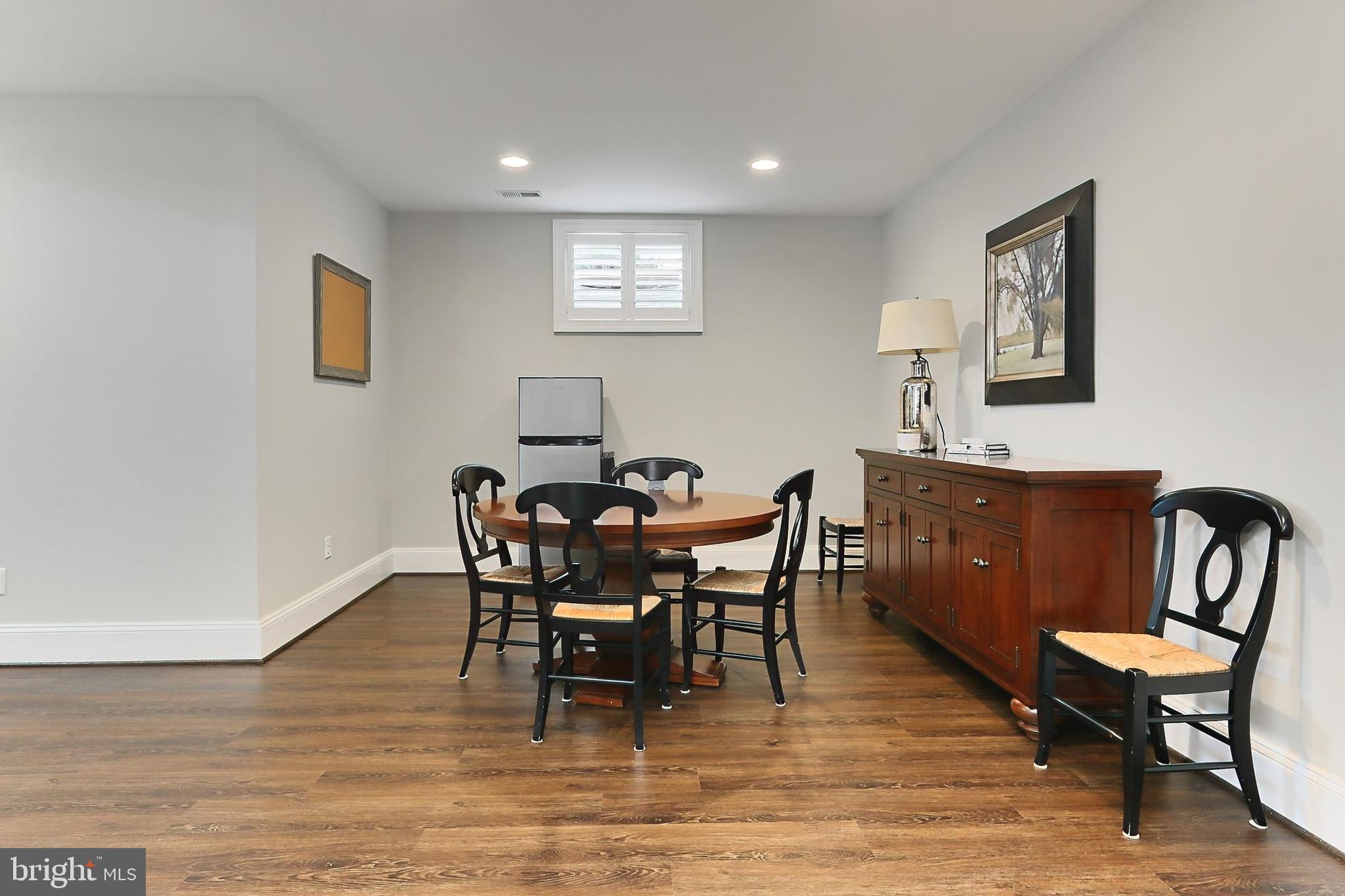 VIENNA WOODS - Residential