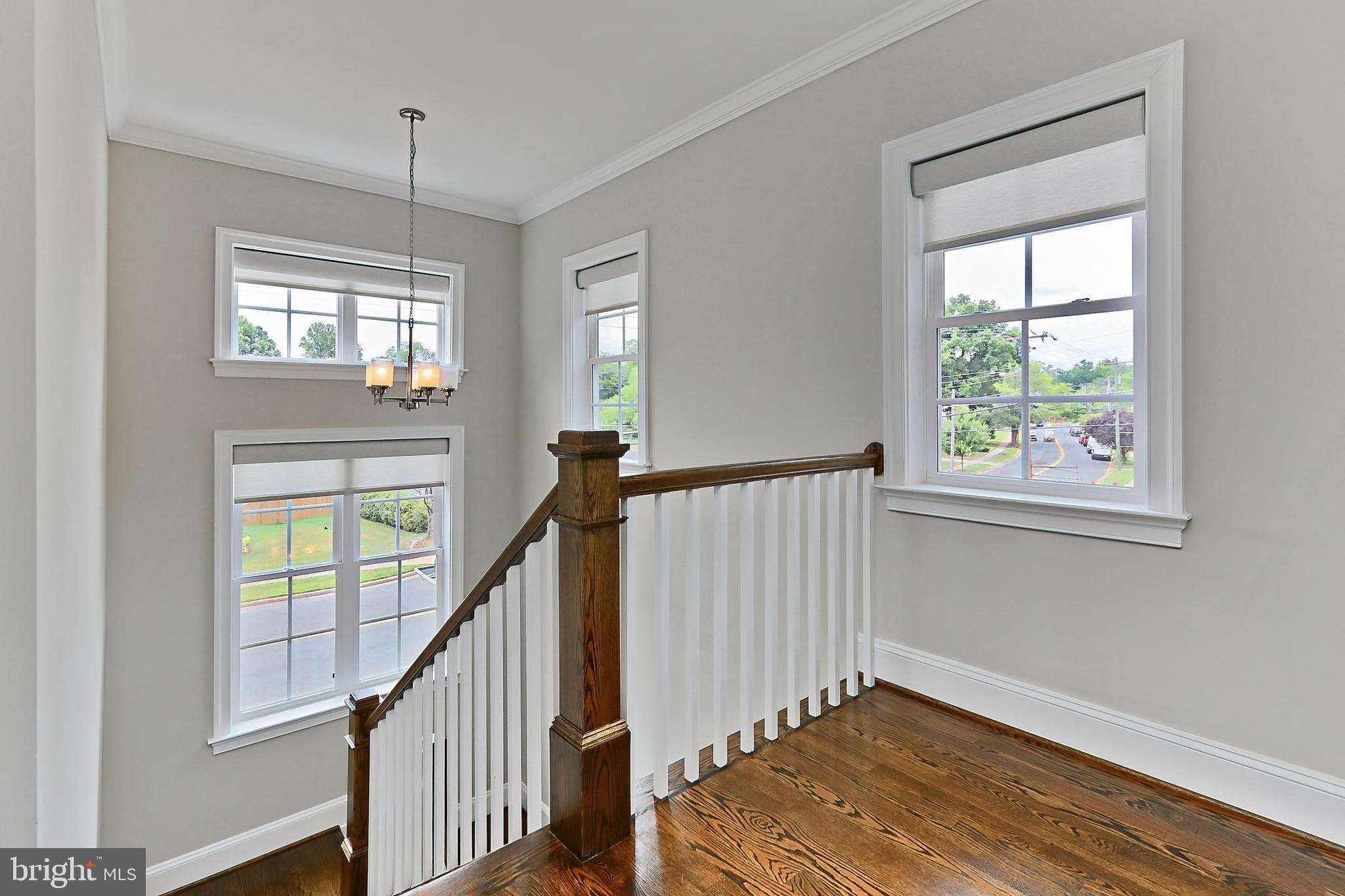 VIENNA WOODS - Residential