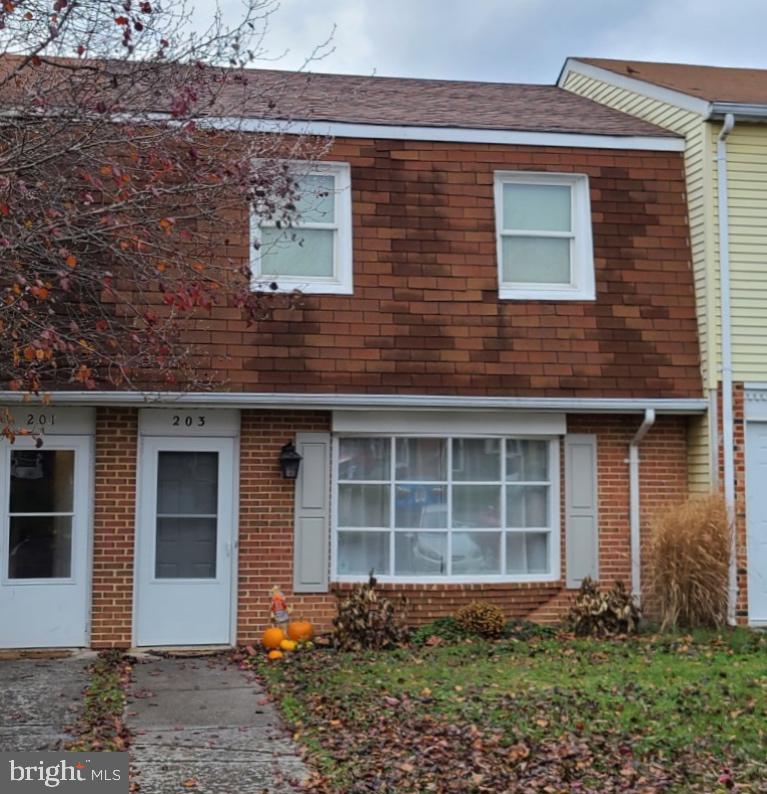 ASH HOLLOW ESTATES - Residential Lease