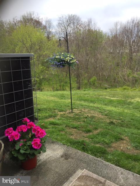 ASH HOLLOW ESTATES - Residential Lease