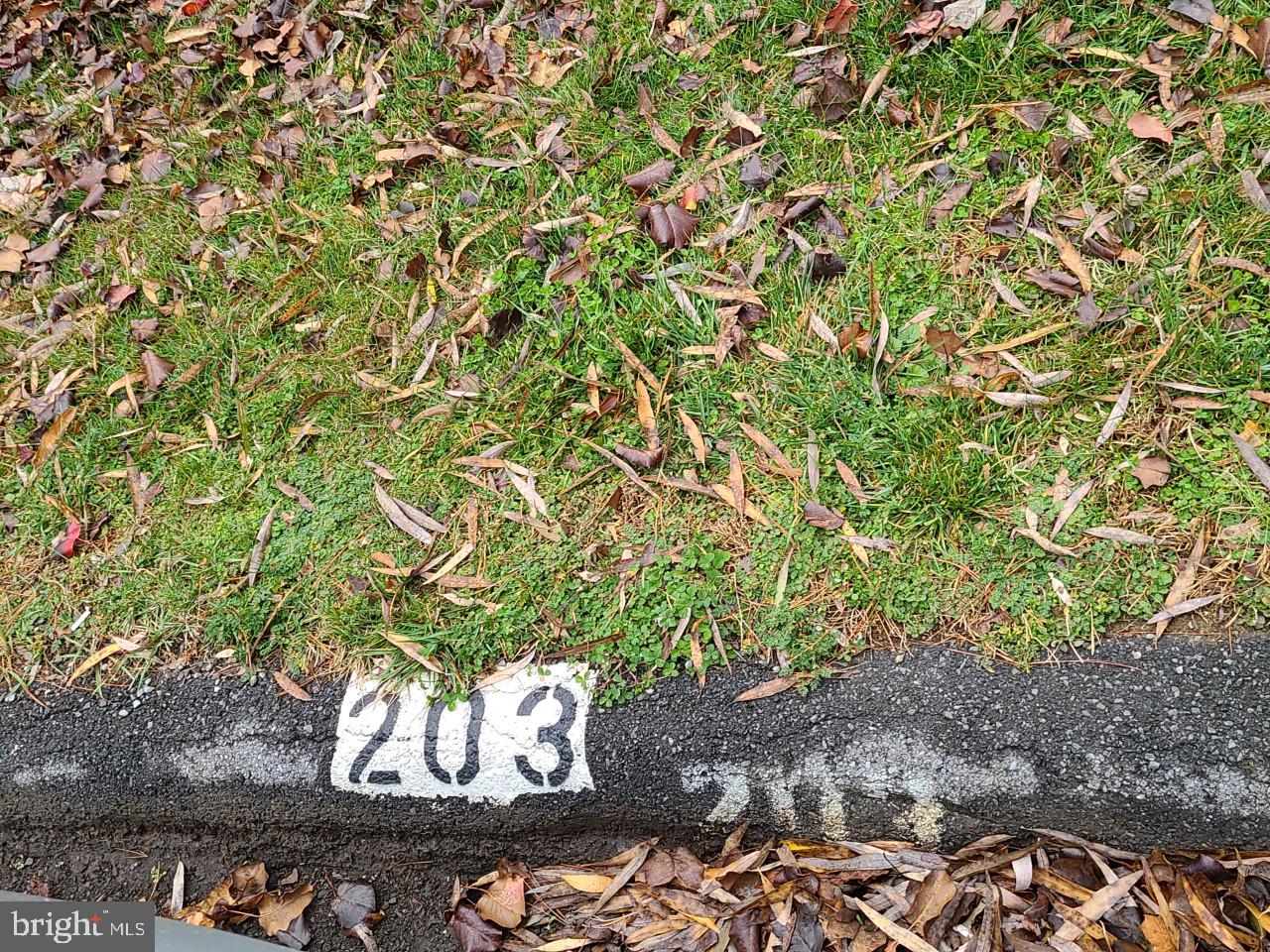 ASH HOLLOW ESTATES - Residential Lease