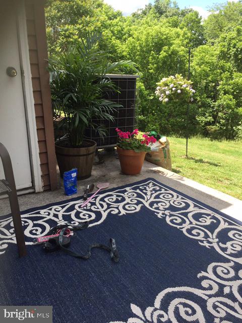 ASH HOLLOW ESTATES - Residential Lease