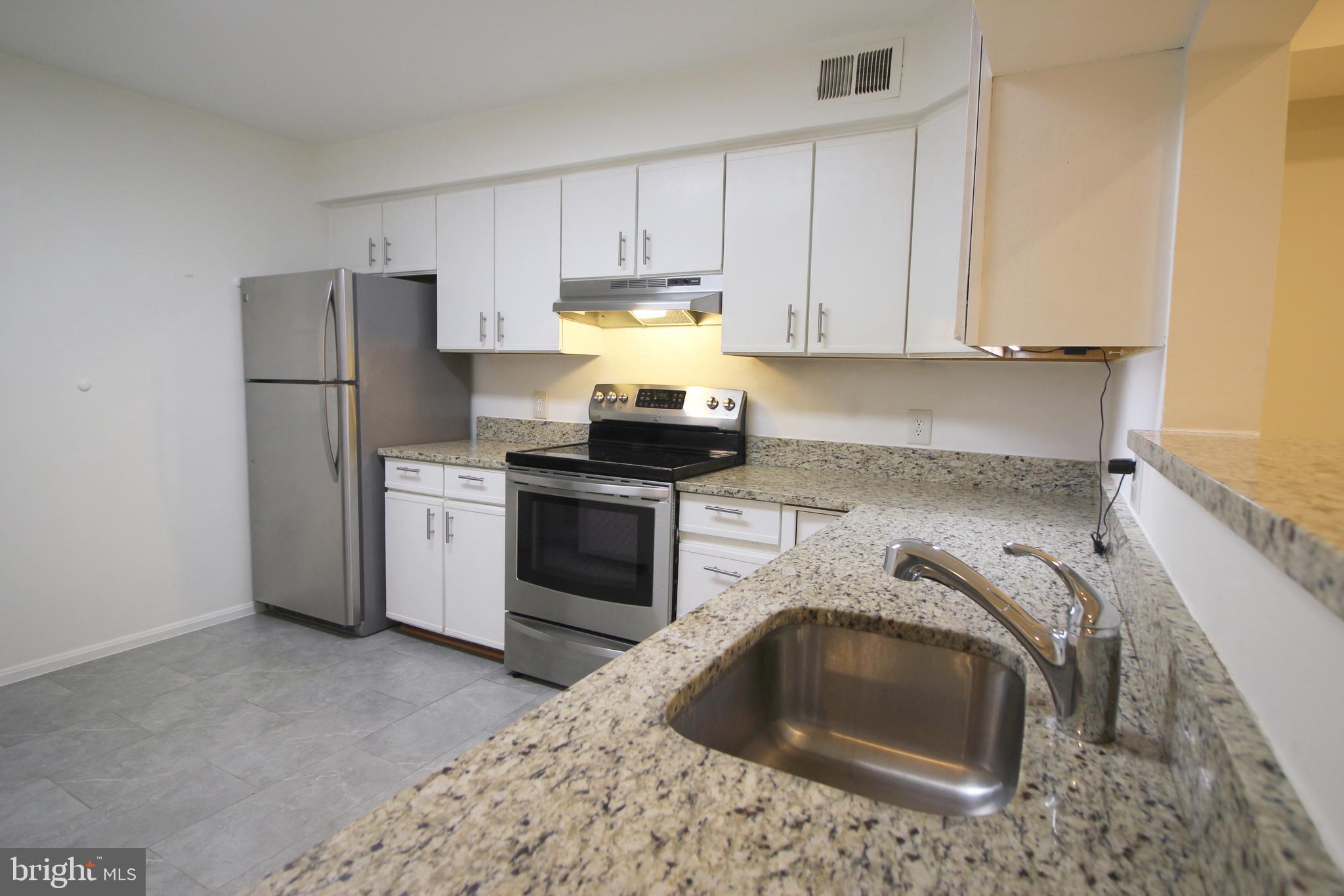 BRISTOL HOUSE - Residential Lease