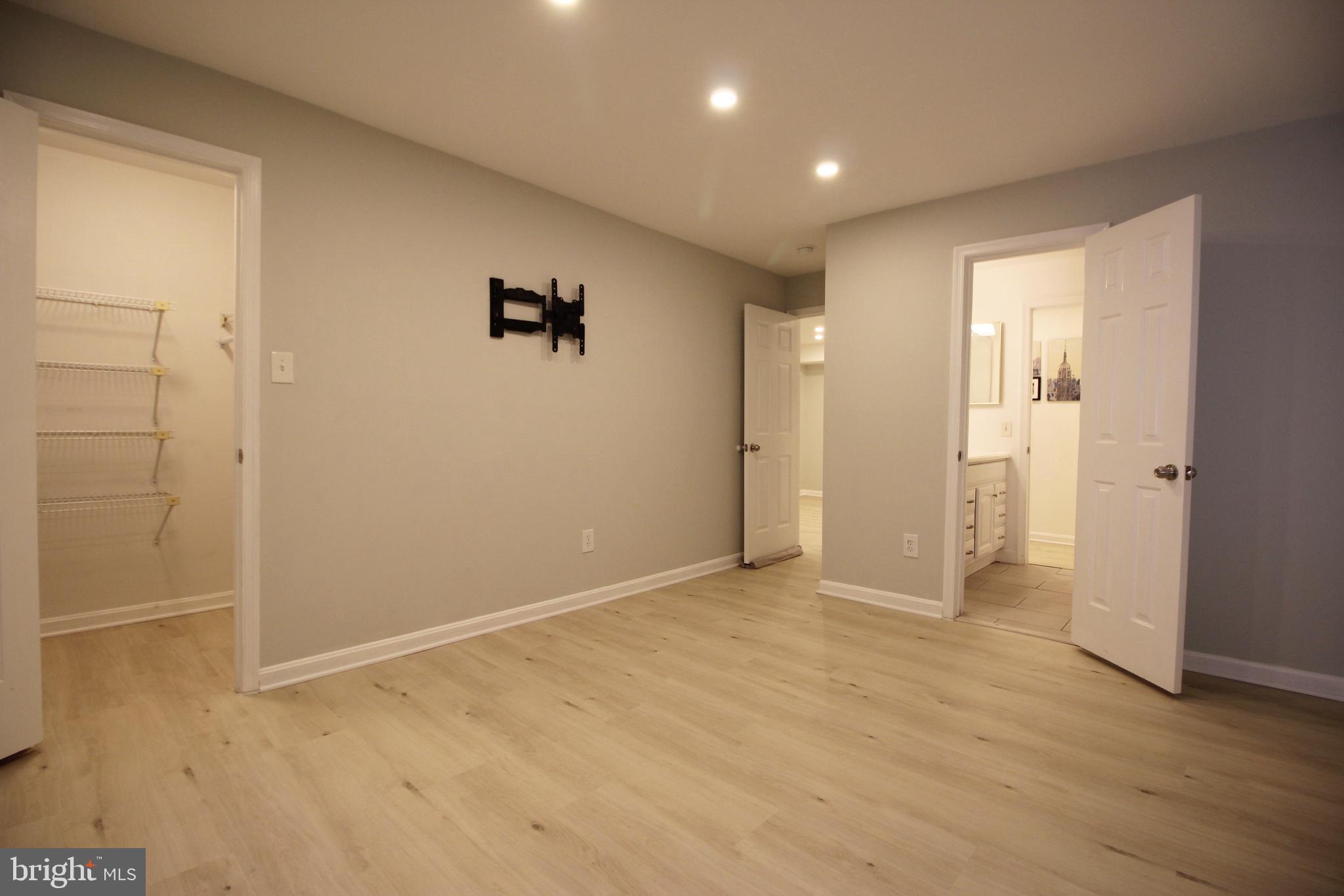 BRISTOL HOUSE - Residential Lease