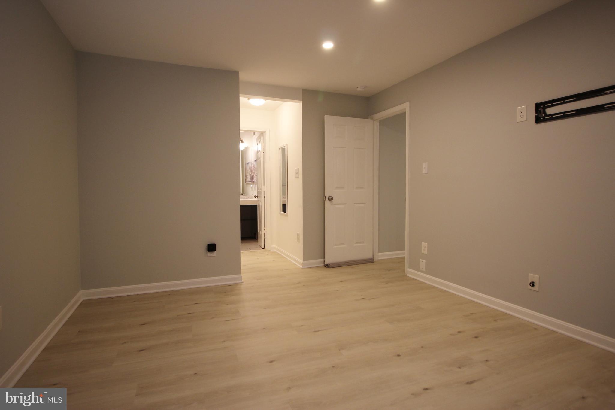 BRISTOL HOUSE - Residential Lease