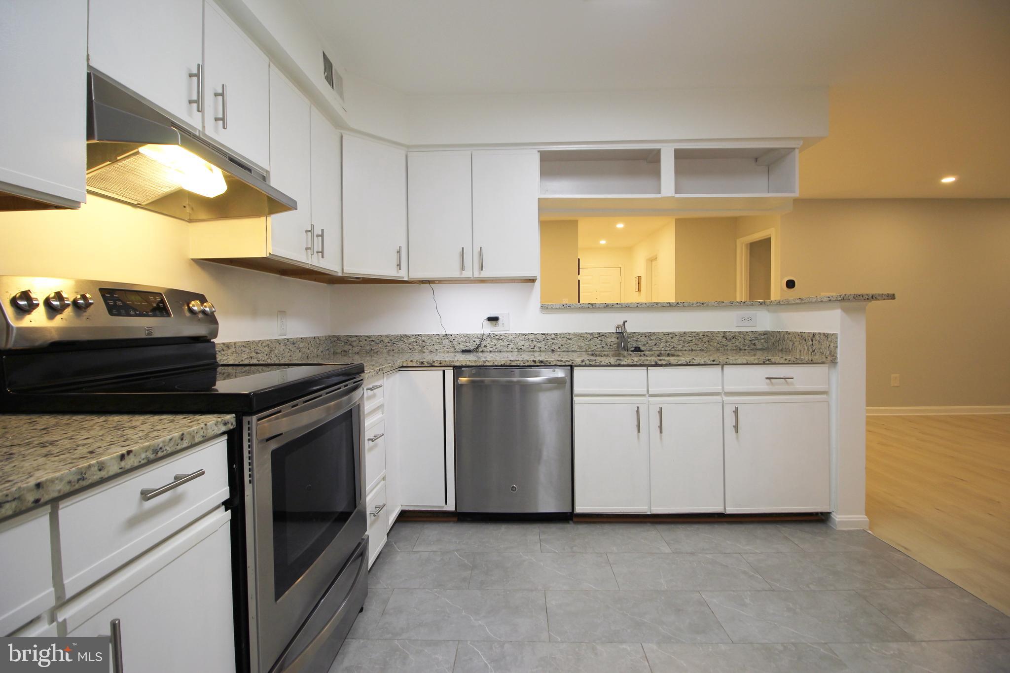 BRISTOL HOUSE - Residential Lease