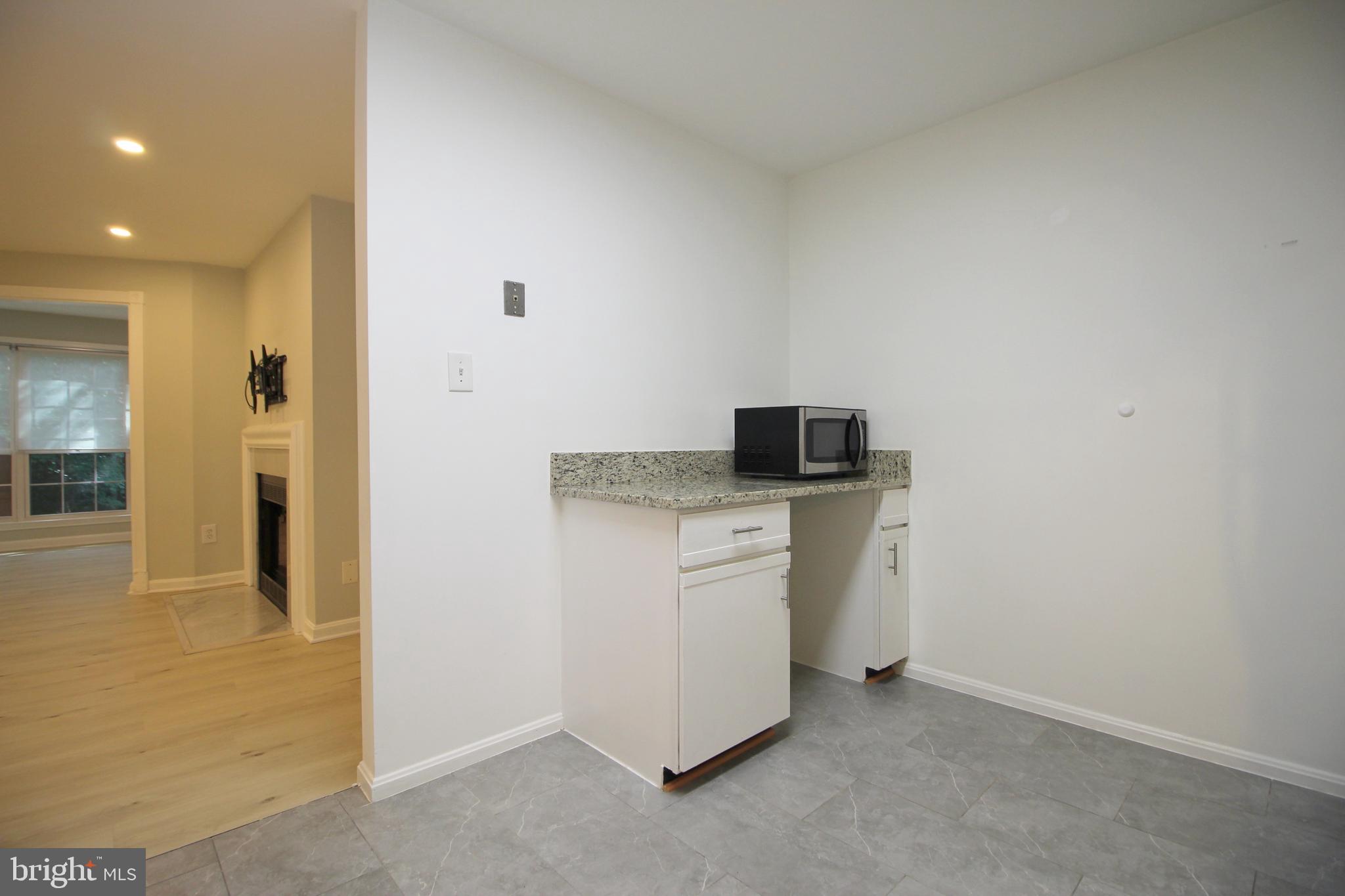 BRISTOL HOUSE - Residential Lease