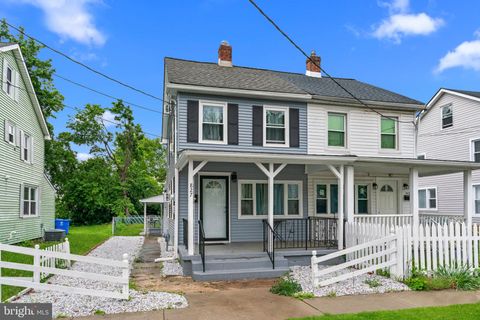 827 W 2ND STREET FLORENCE NJ 08518