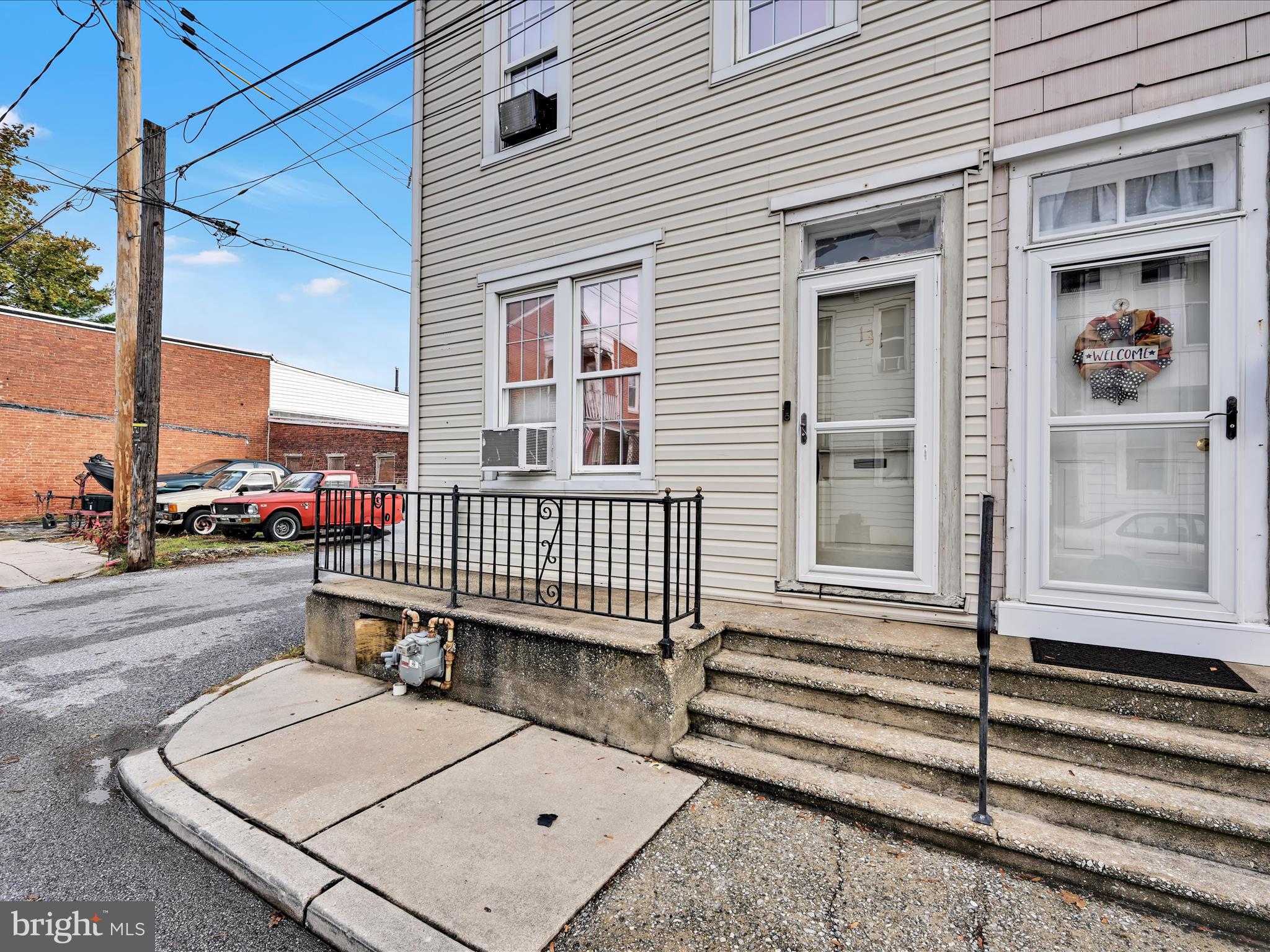 131 N CEDAR STREET