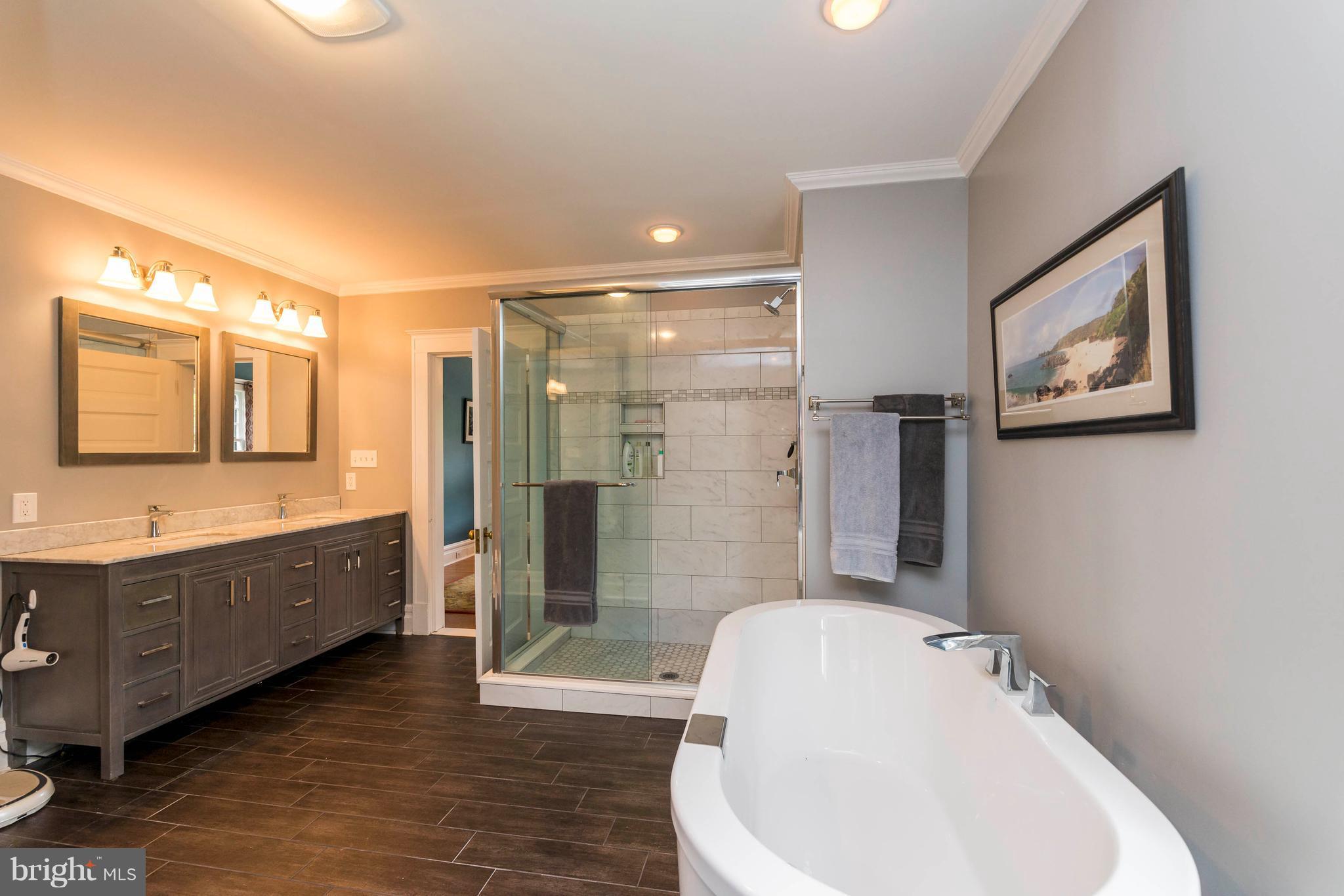 ROLAND PARK - Residential