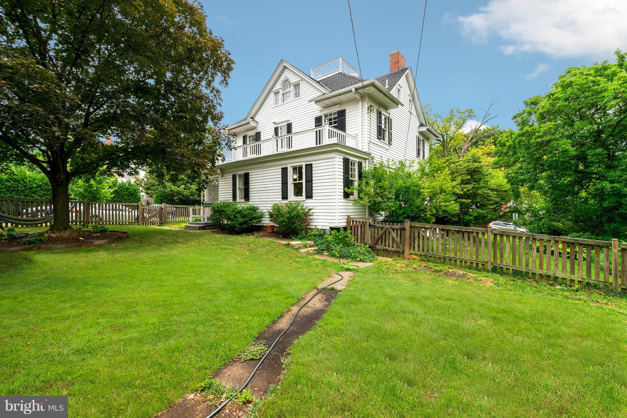 ROLAND PARK - Residential