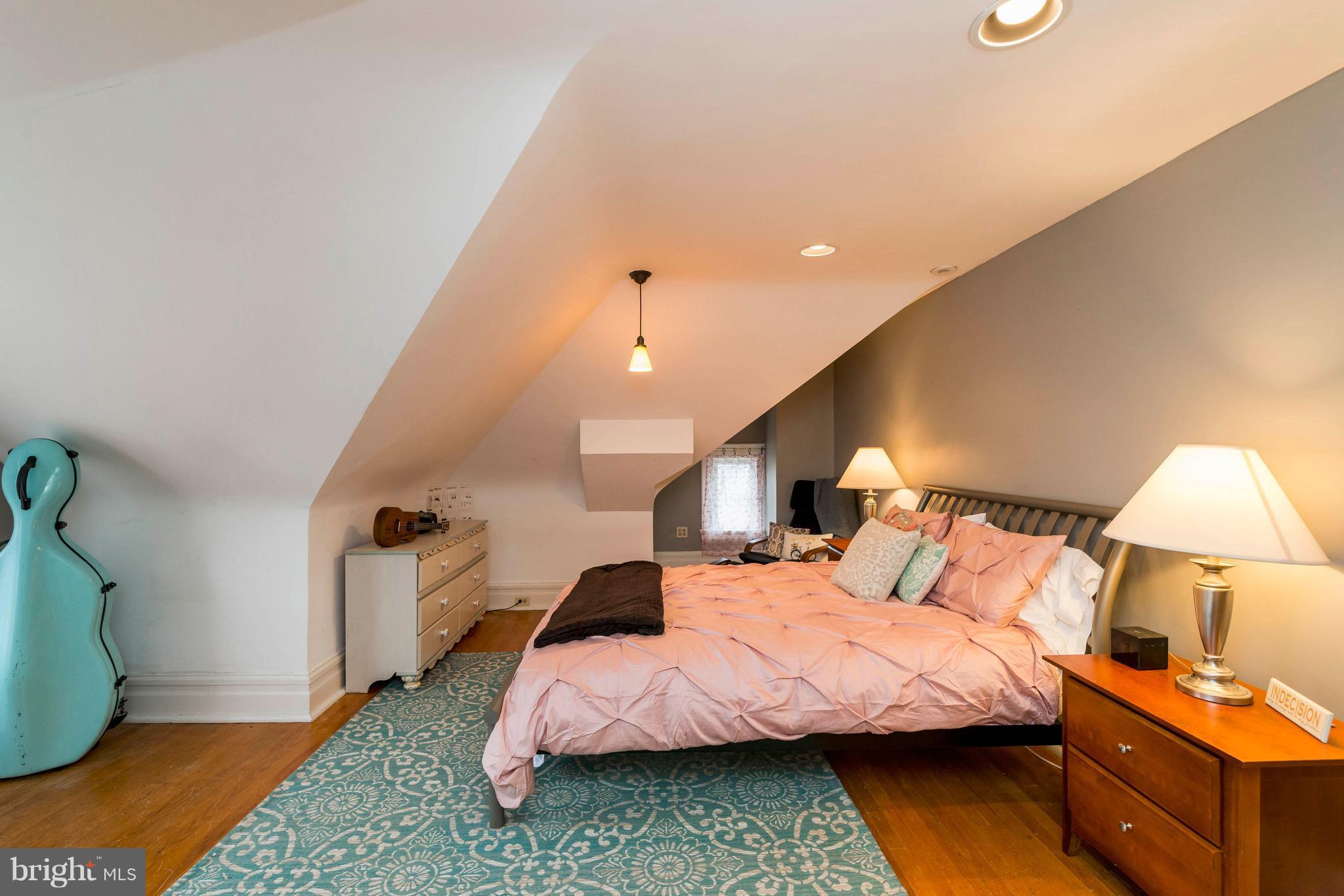 ROLAND PARK - Residential