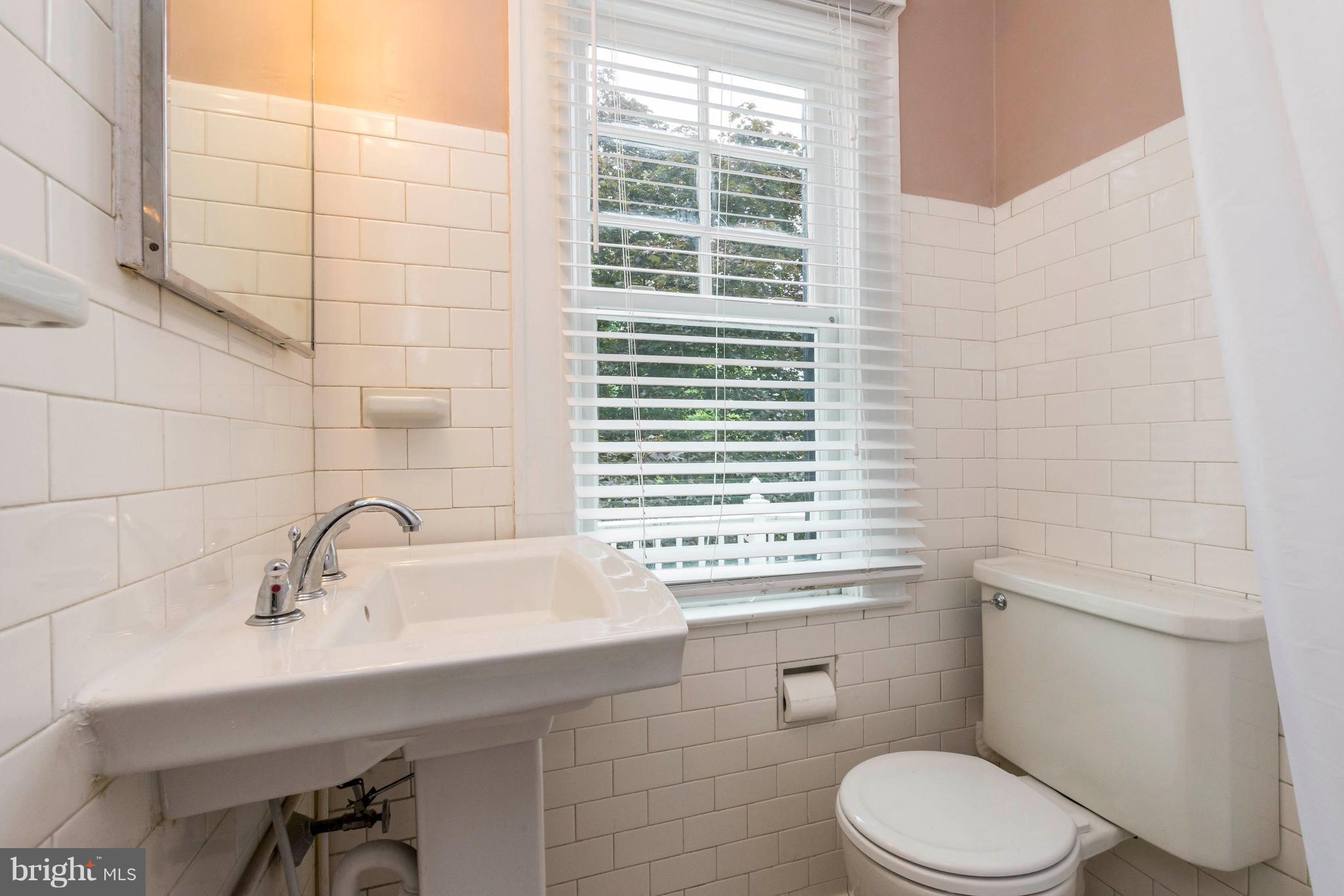 ROLAND PARK - Residential