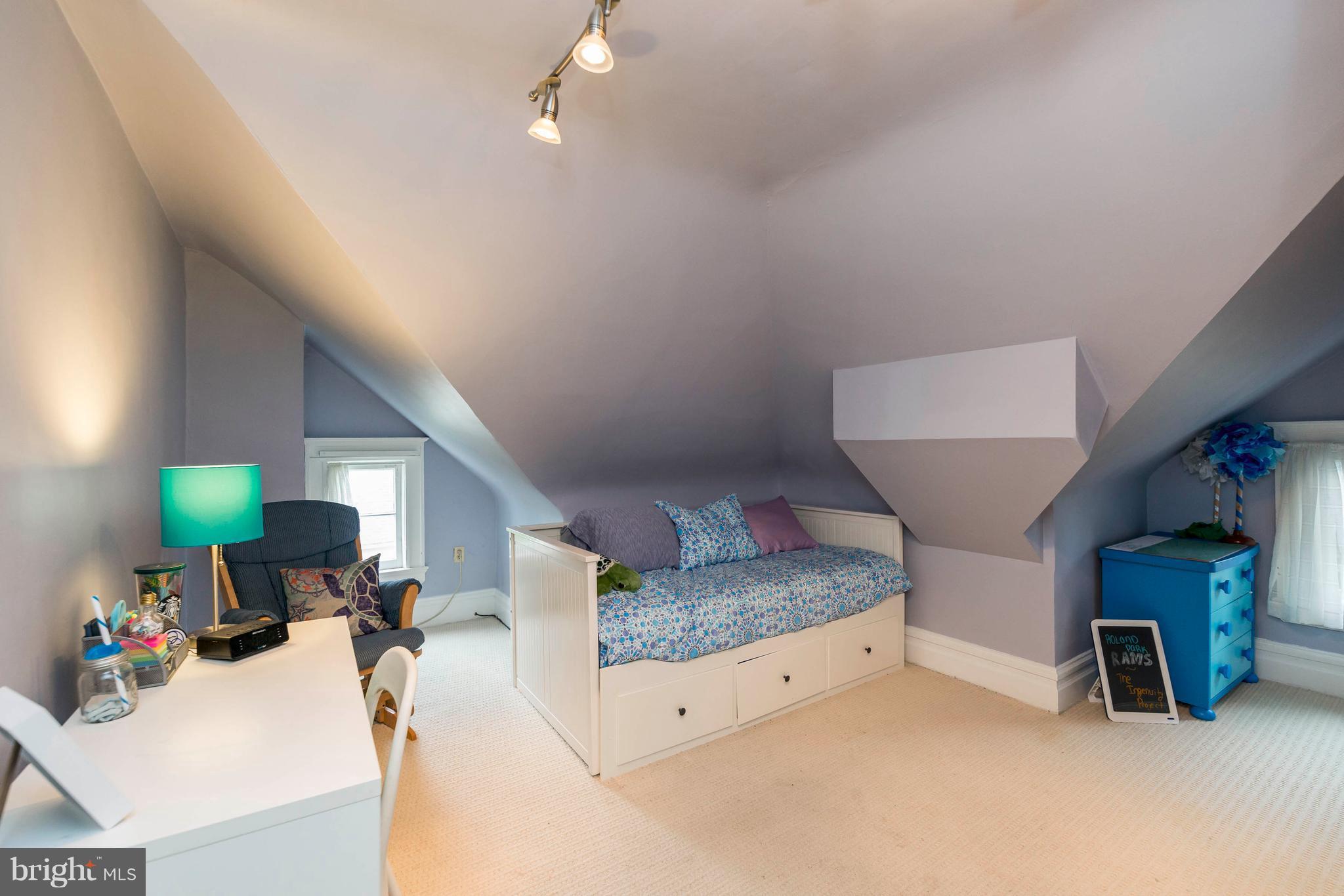 ROLAND PARK - Residential