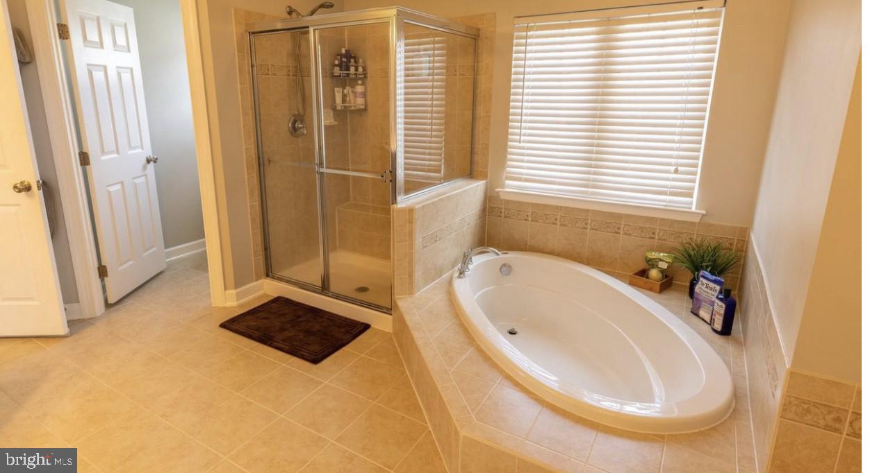 VILLAGES OF URBANA - Residential Lease