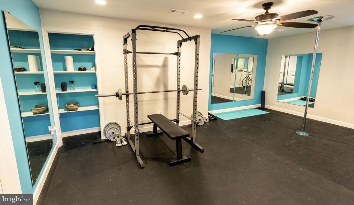 VILLAGES OF URBANA - Residential Lease