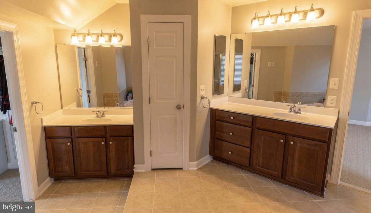 VILLAGES OF URBANA - Residential Lease