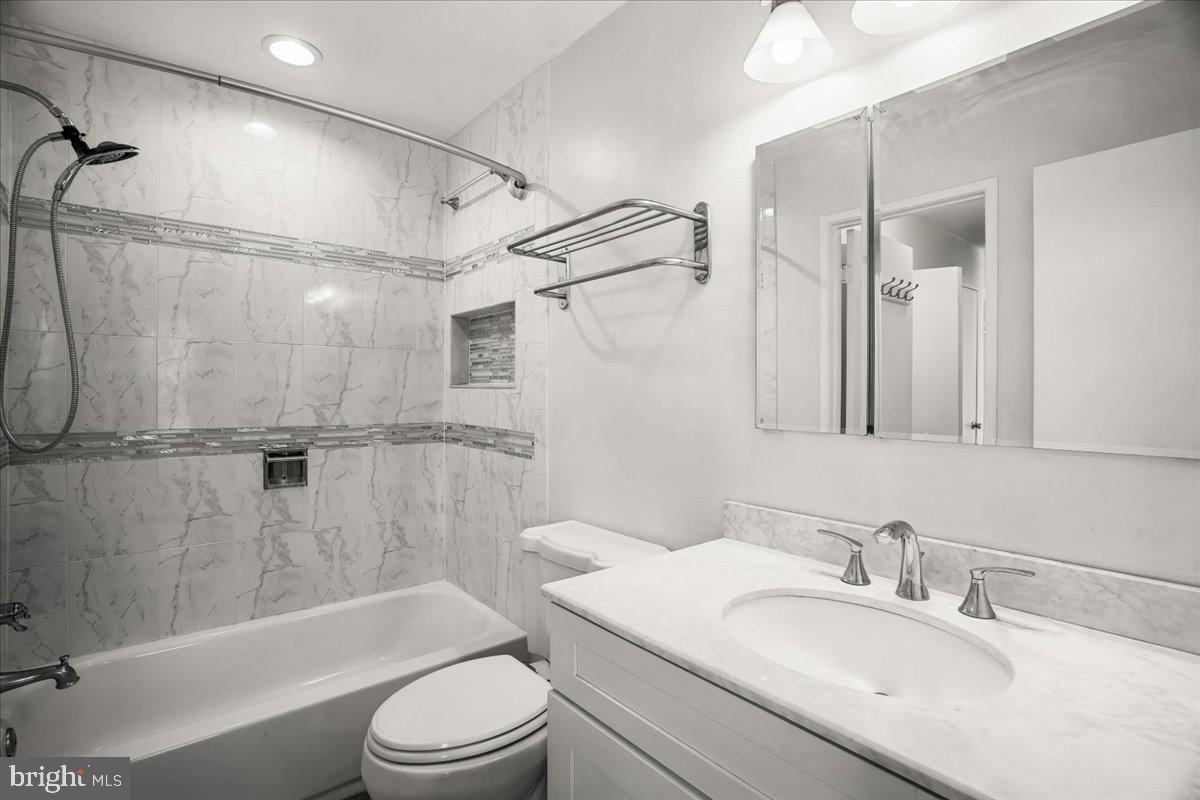 CHURCHILL TOWN SECTOR - Residential