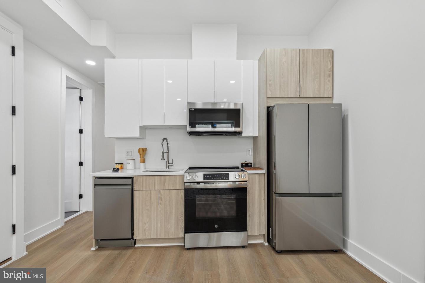 705 QUINCY STREET NE 2