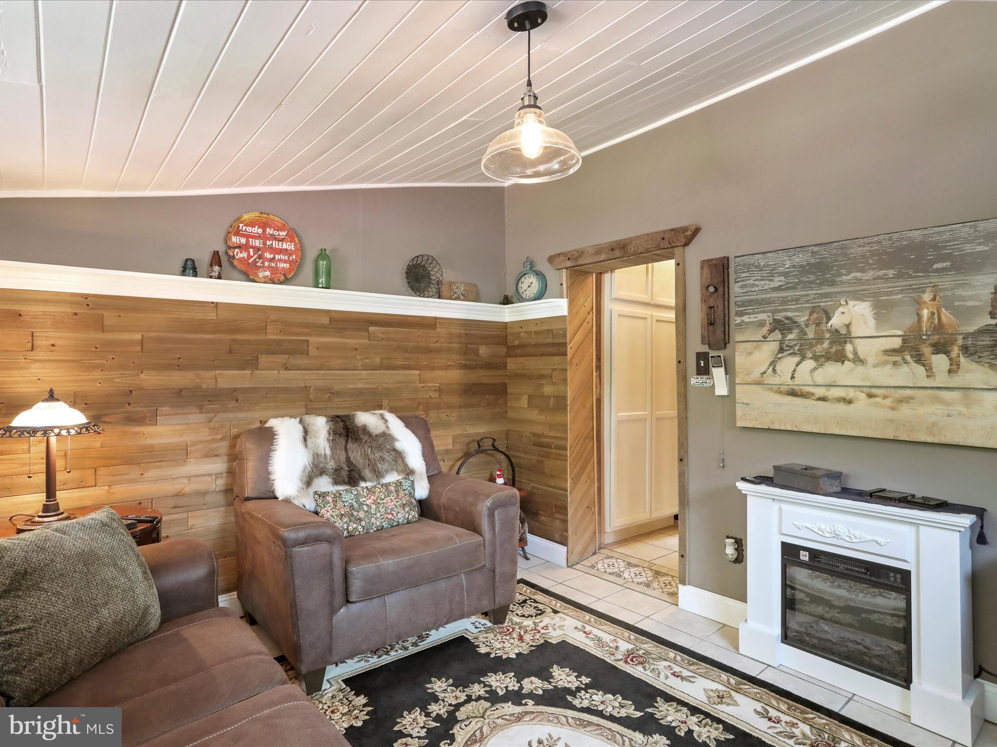 CHARLES TOWN - Residential