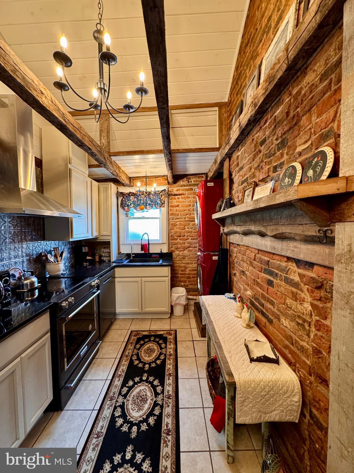 CHARLES TOWN - Residential