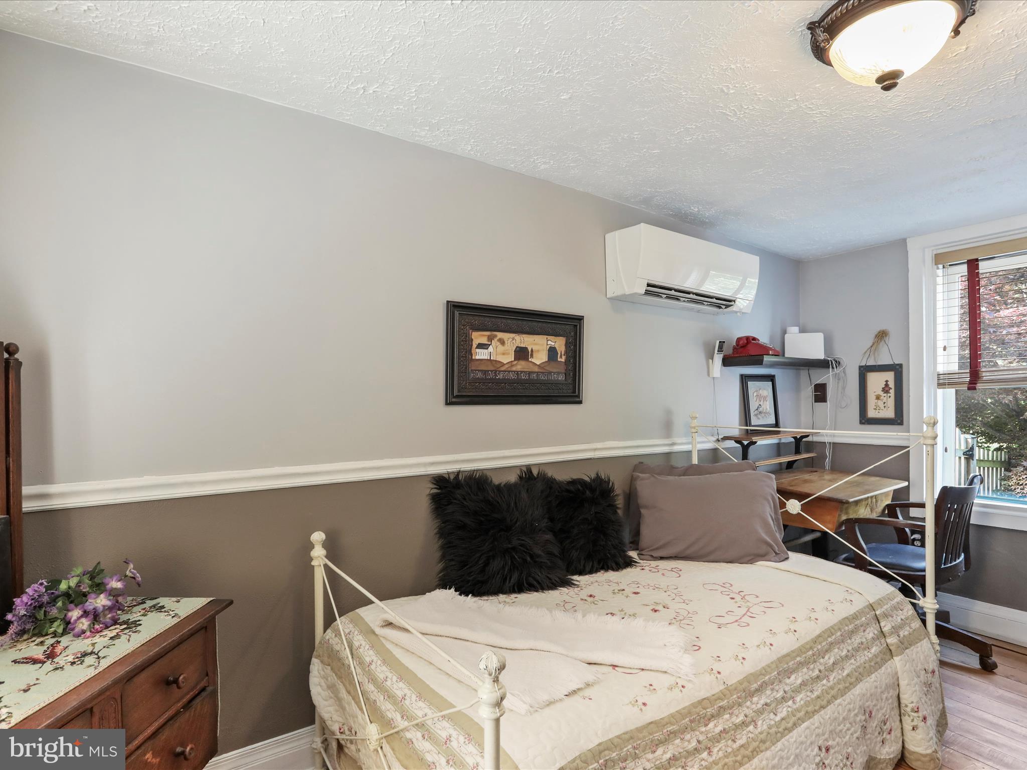 CHARLES TOWN - Residential