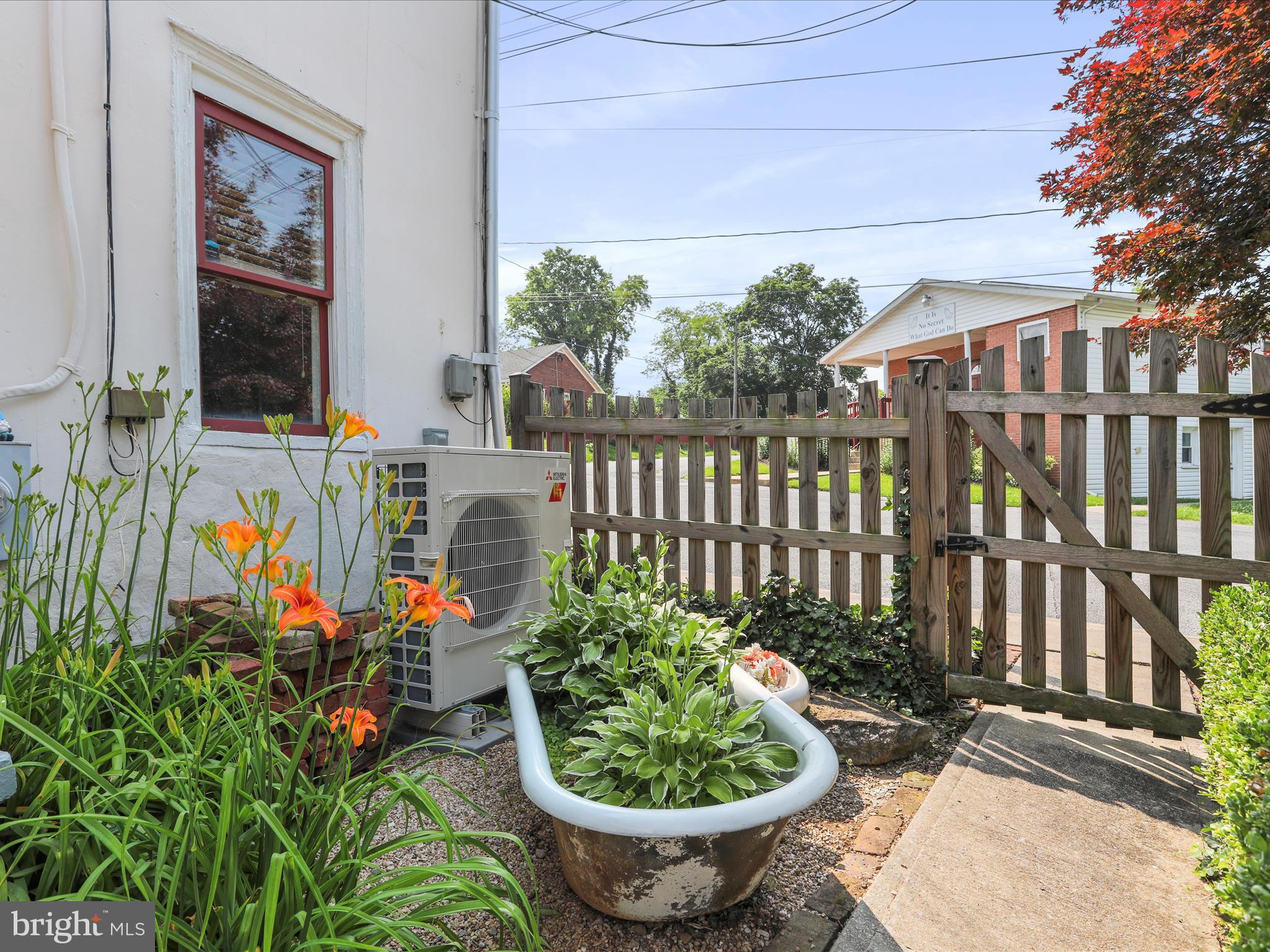 CHARLES TOWN - Residential