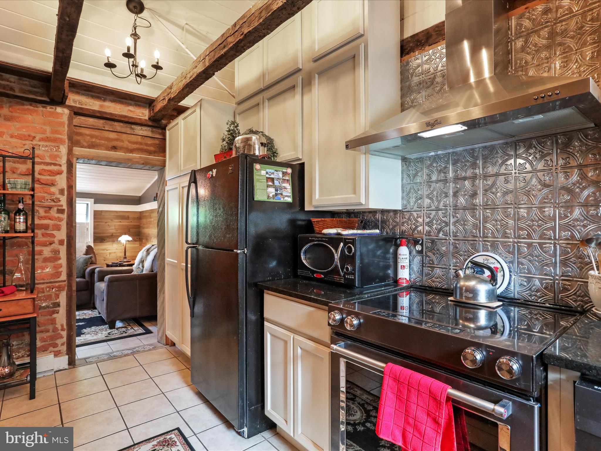 CHARLES TOWN - Residential